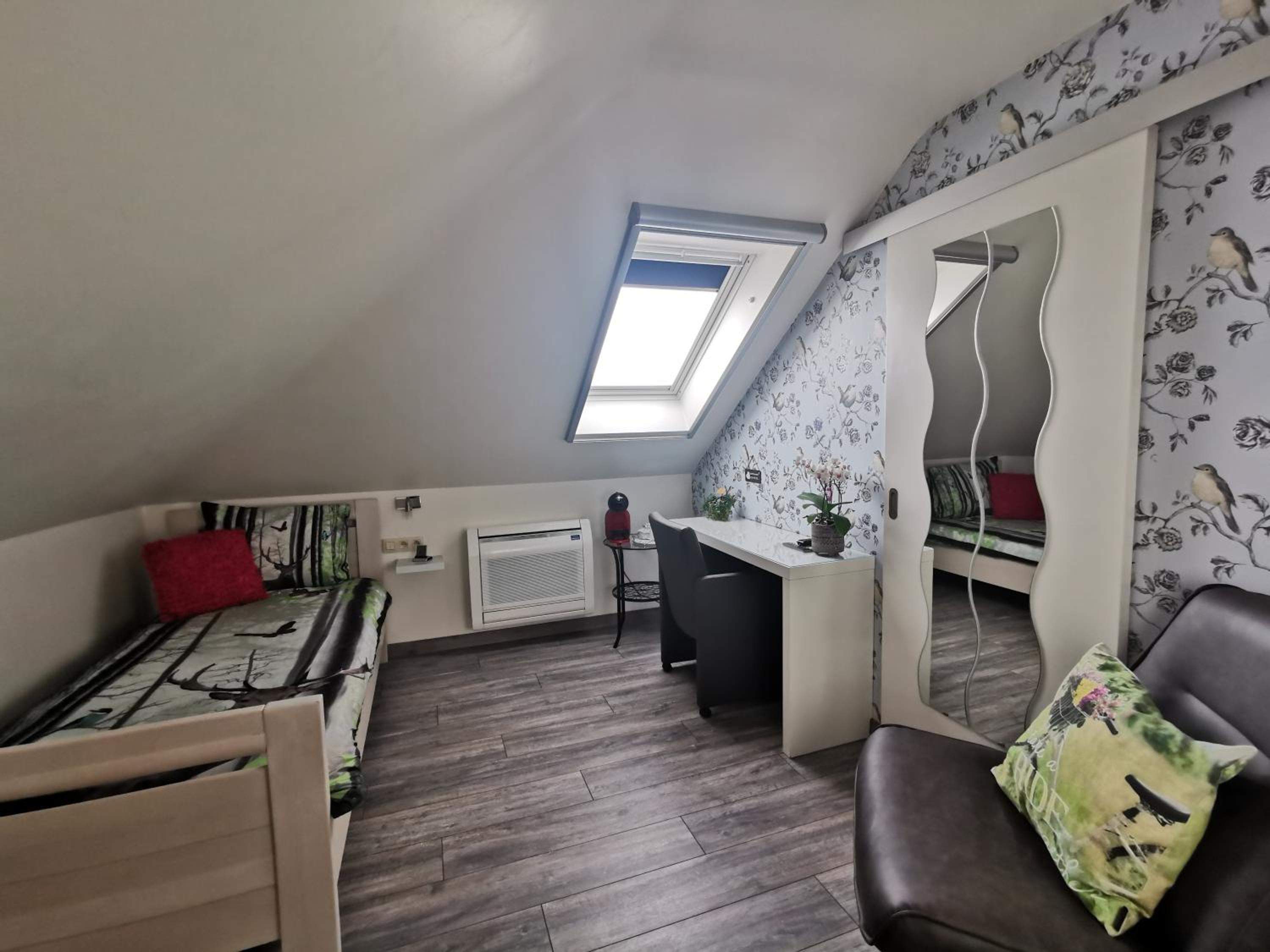 Single Room photo 1