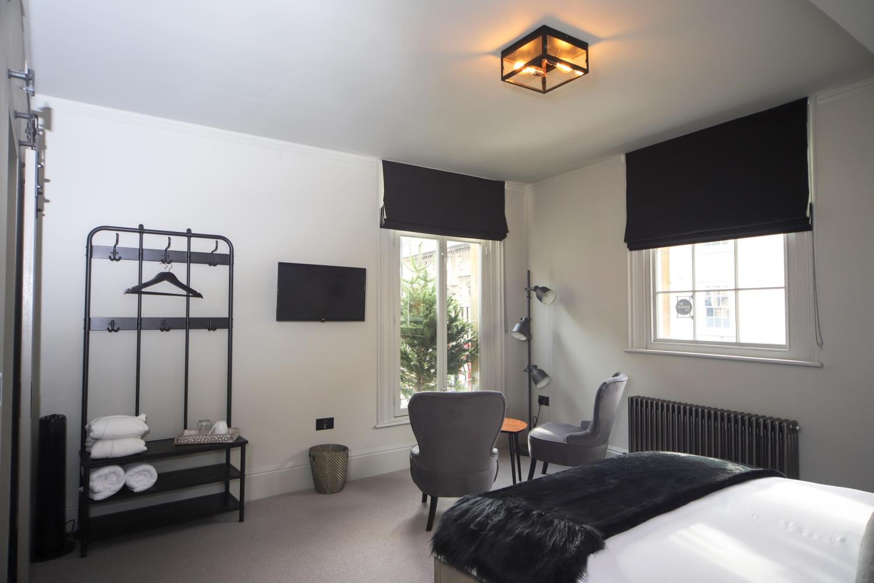 Deluxe King Room photo 3