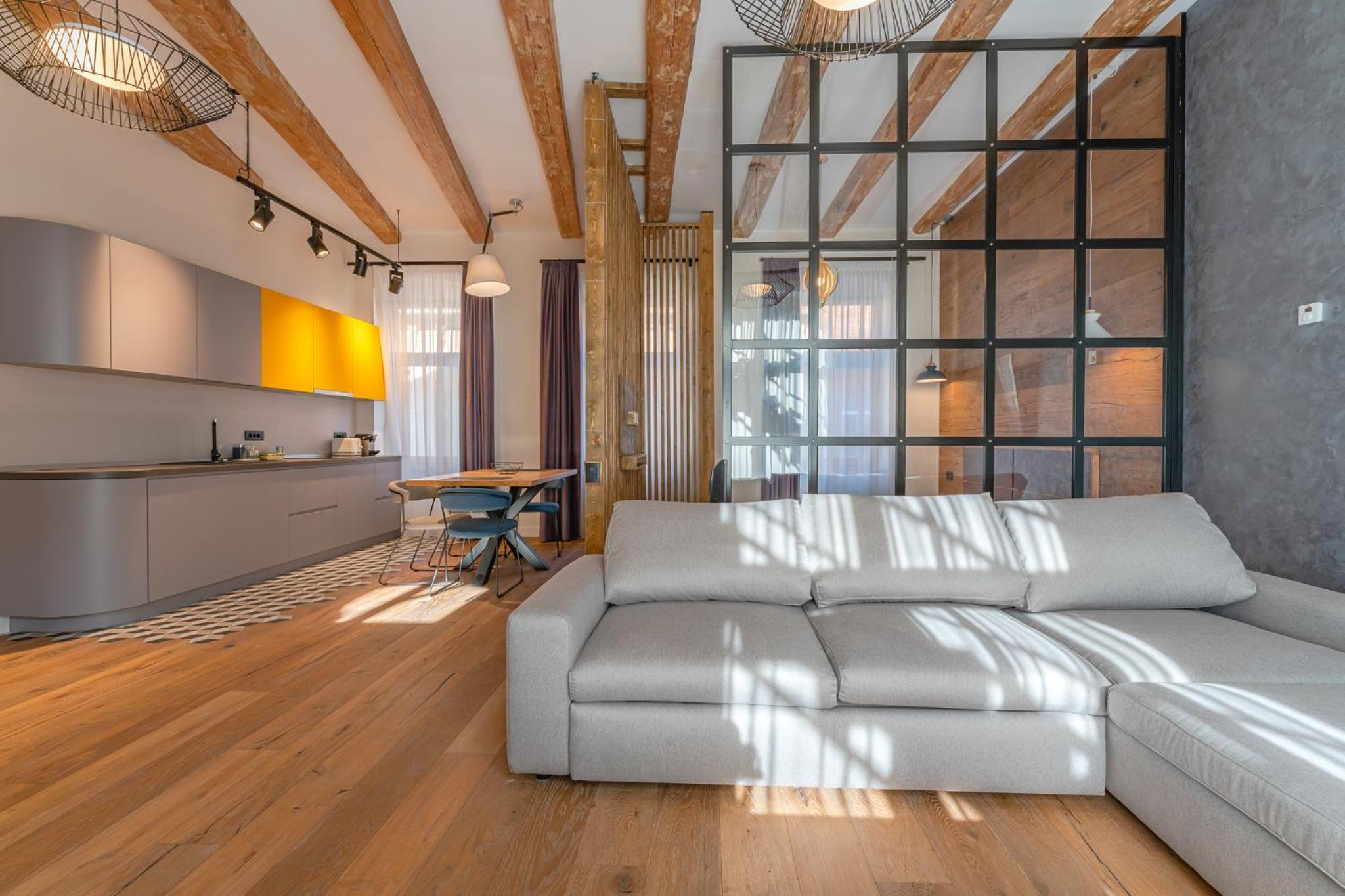 King Studio with Sofa Bed - Photo 1