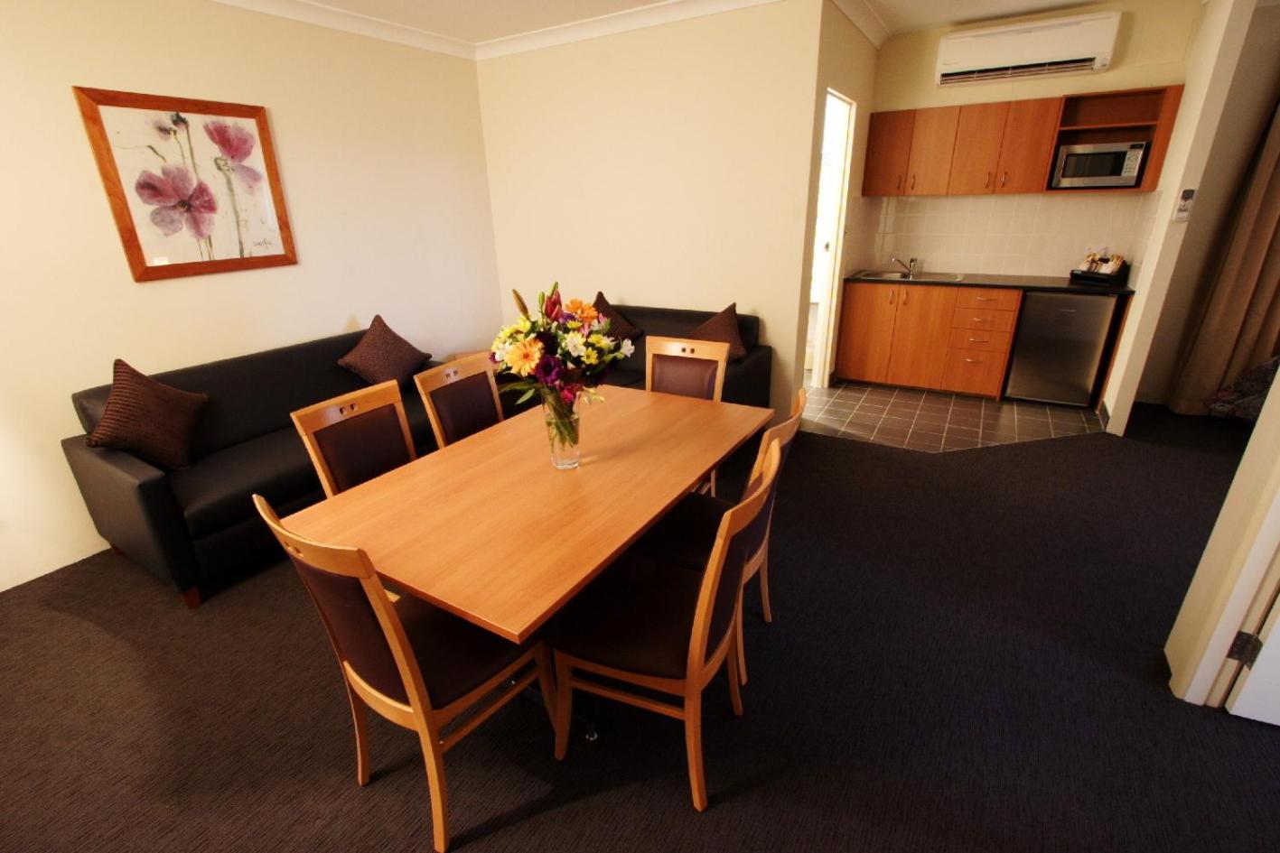 Two-Bedroom Suite - Photo 2