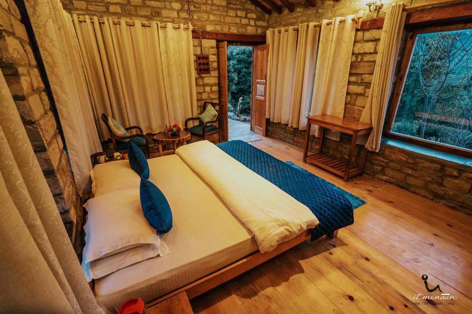 King Room with Mountain View photo 1