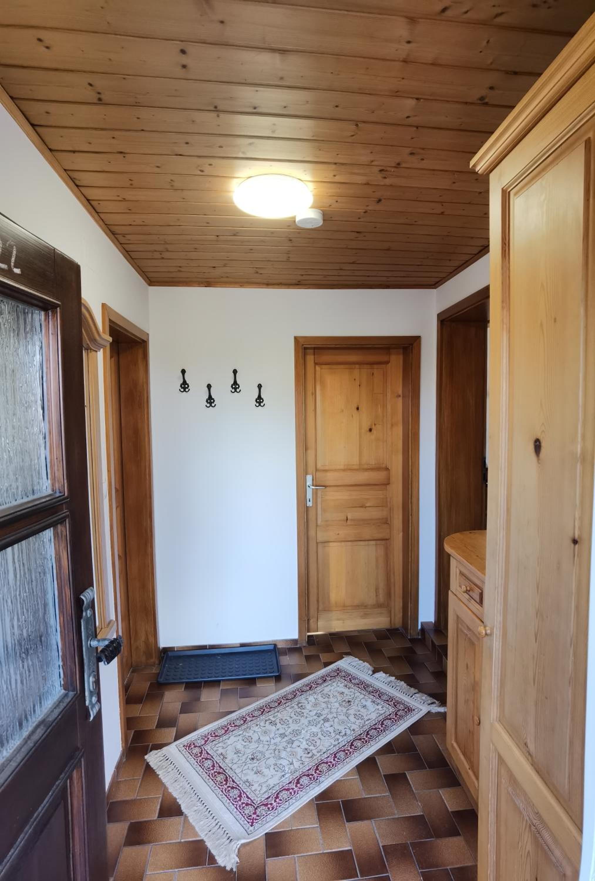 Apartment photo 2