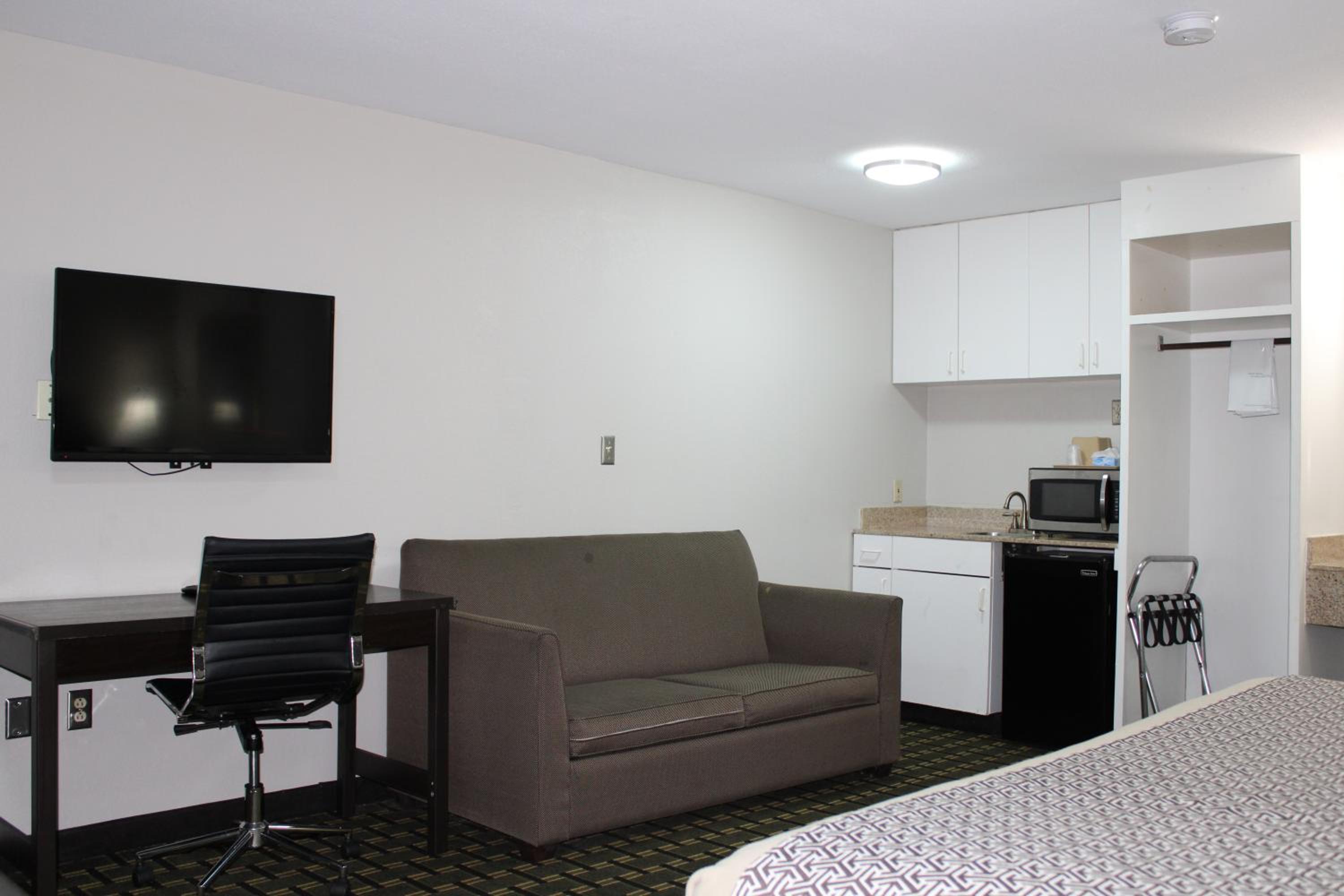 King Suite - Photo 3