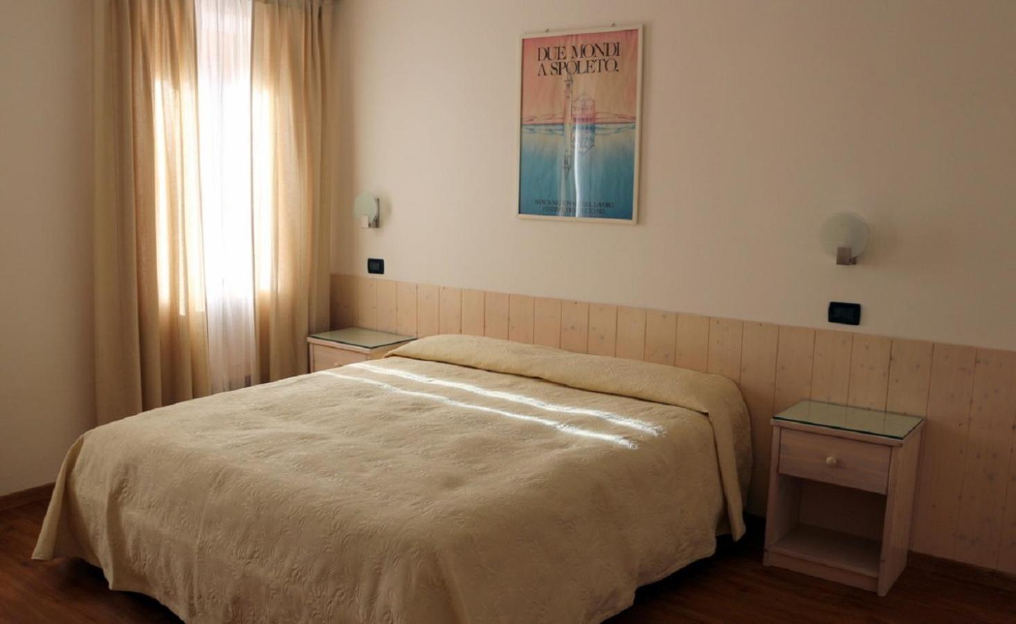 Standard Double Room photo 3