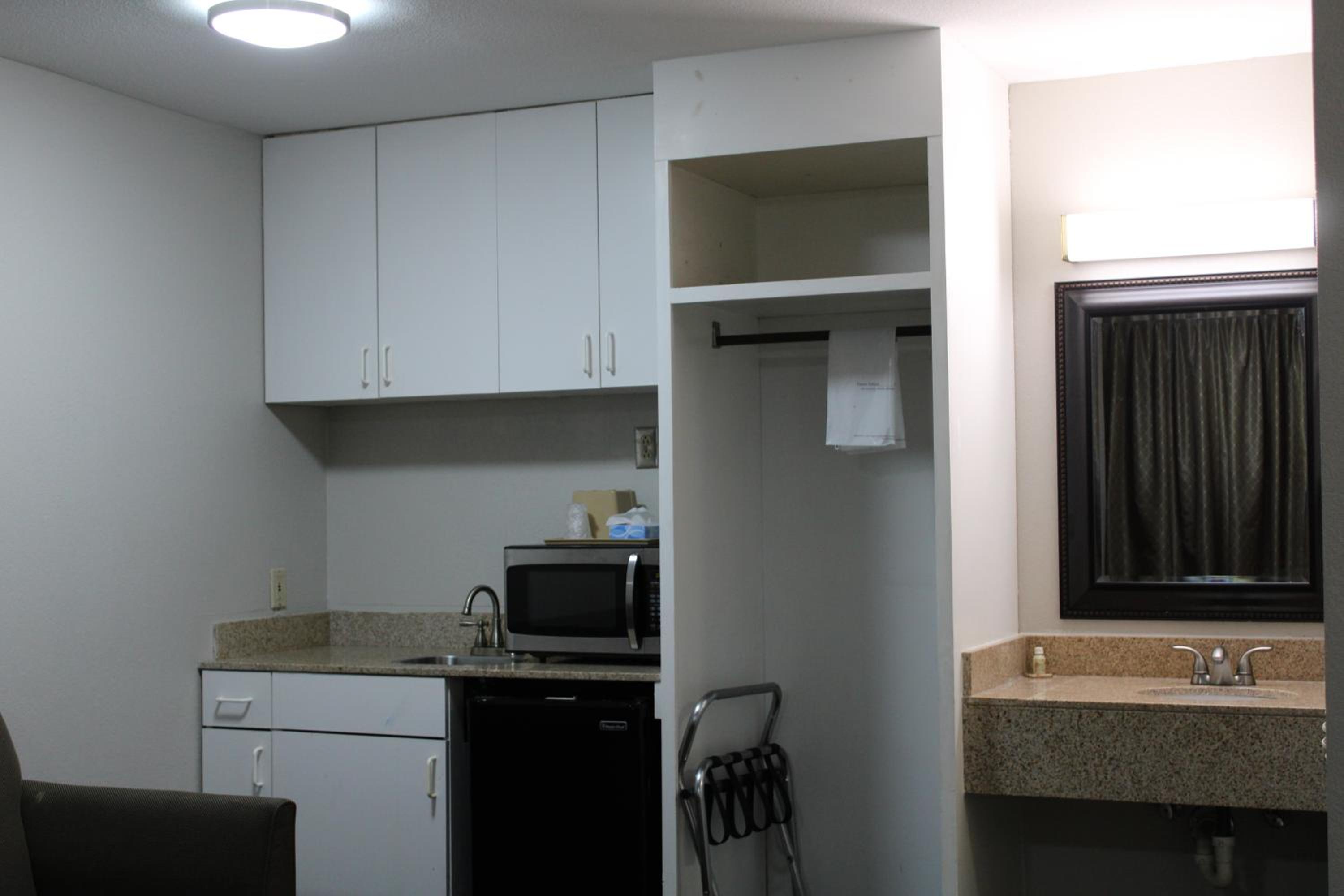 King Suite - Photo 4