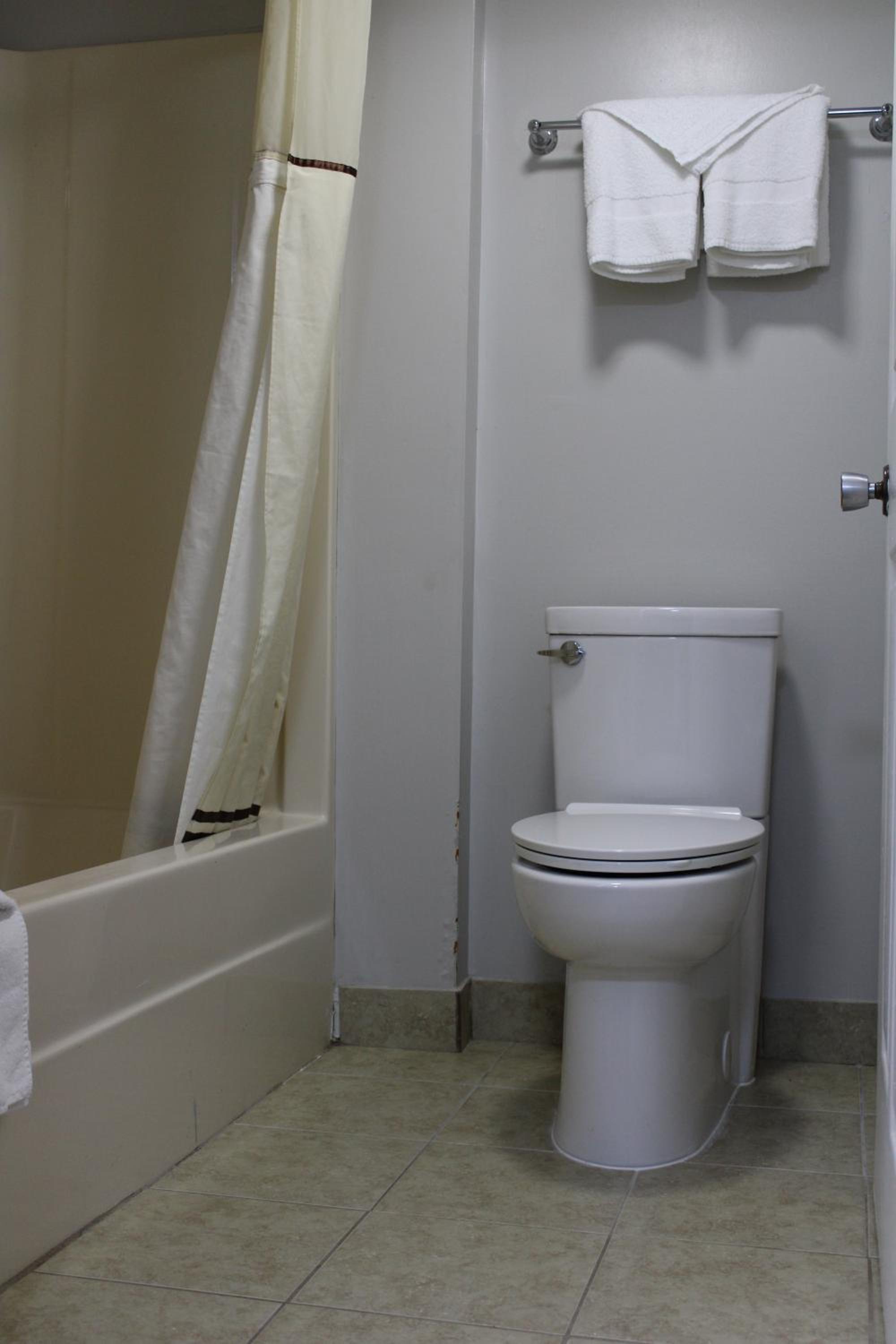 King Suite - Photo 2