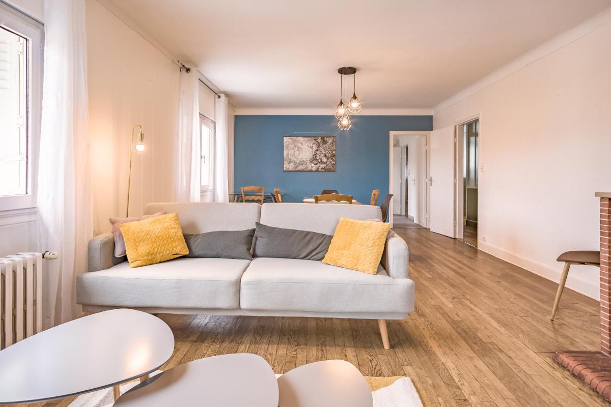 Three-Bedroom Apartment photo 1
