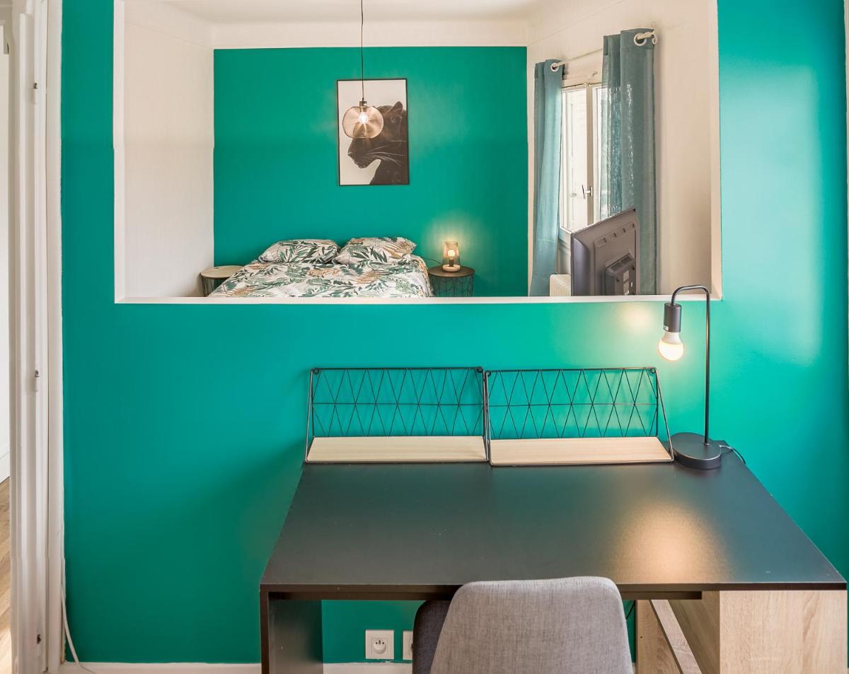 Three-Bedroom Apartment photo 2