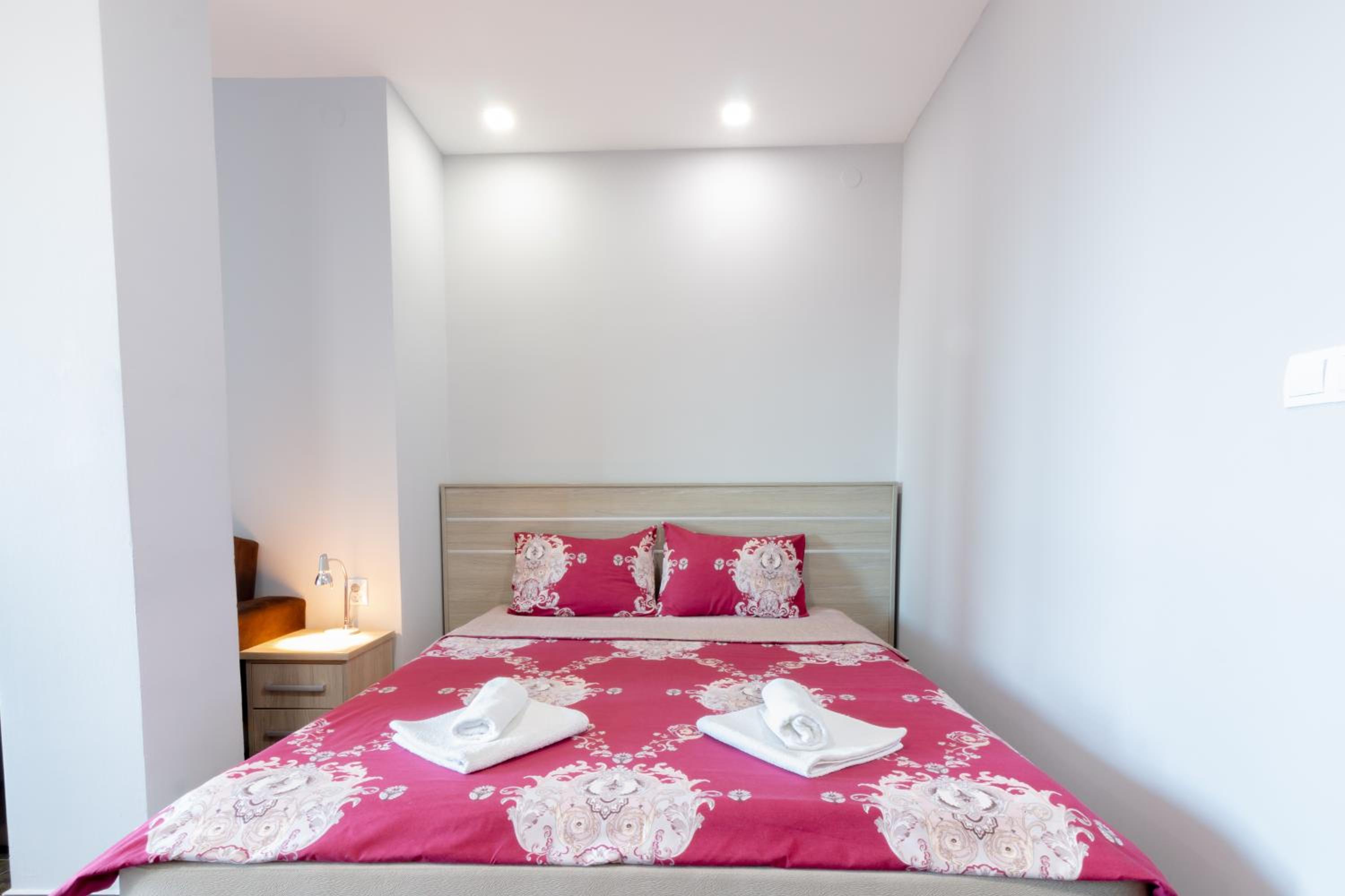 Triple Room with Balcony and Lake View - Photo 5
