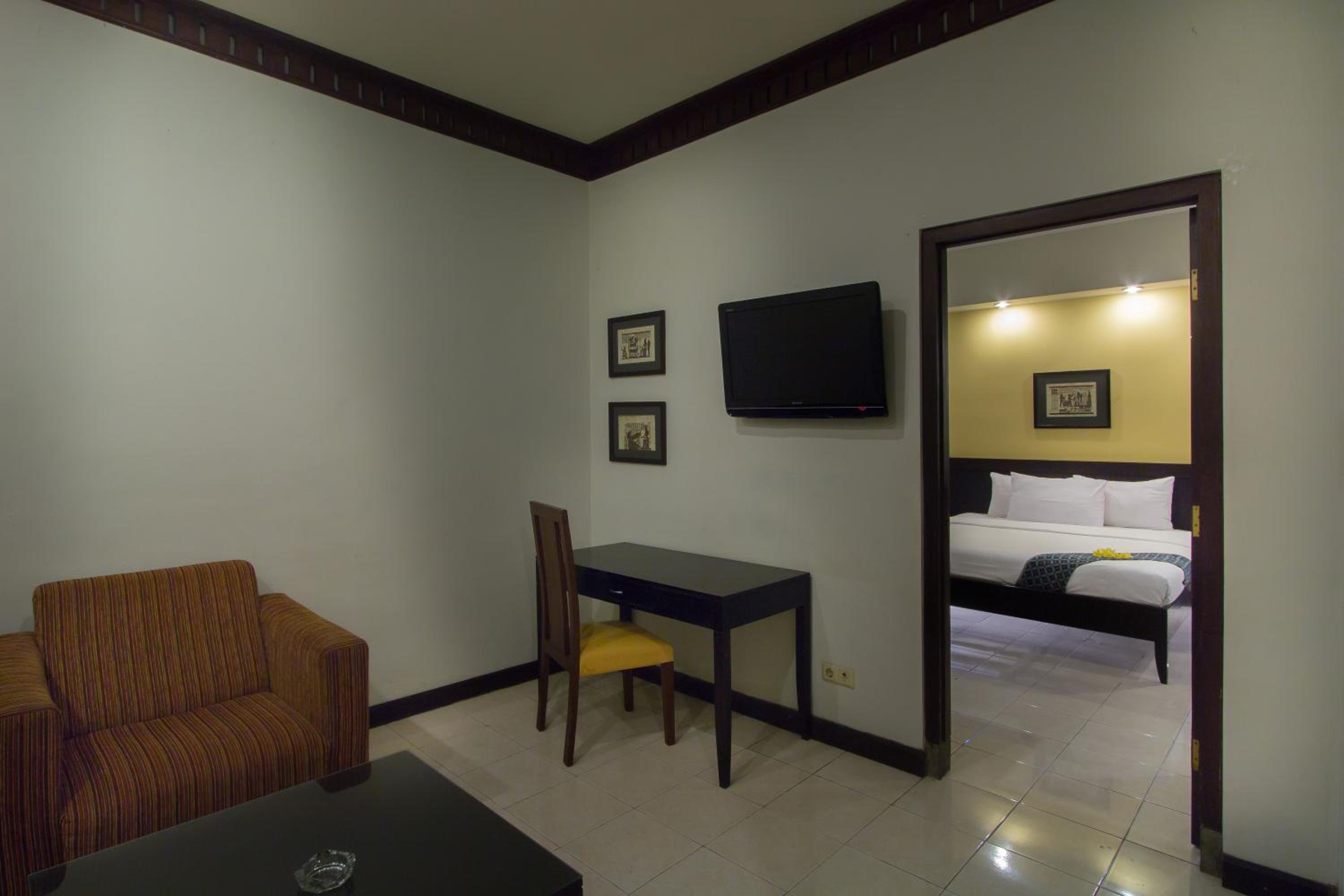 Suite - Photo 2
