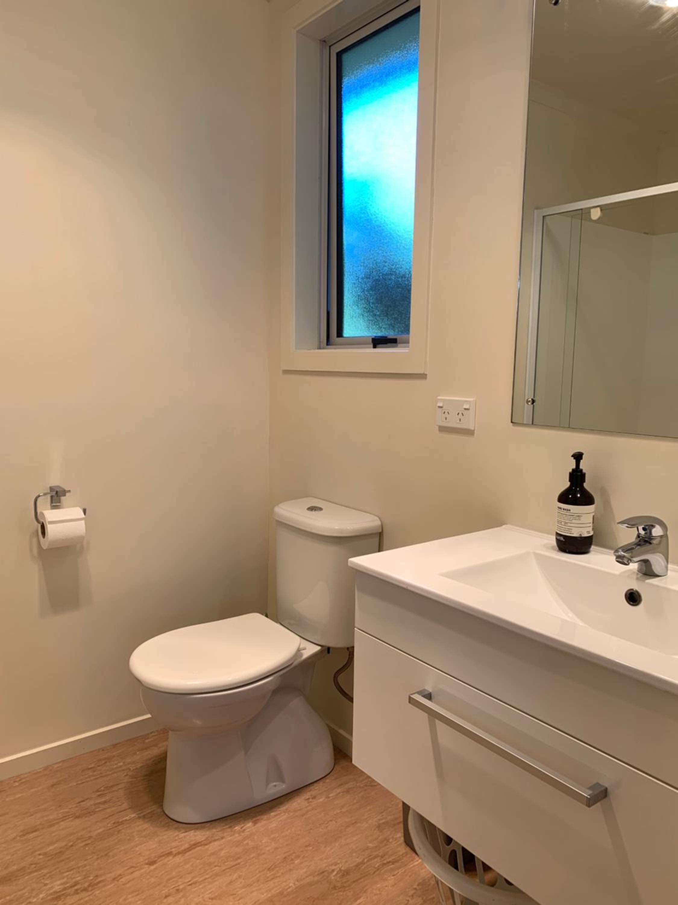 Studio Apartment with Balcony photo 3