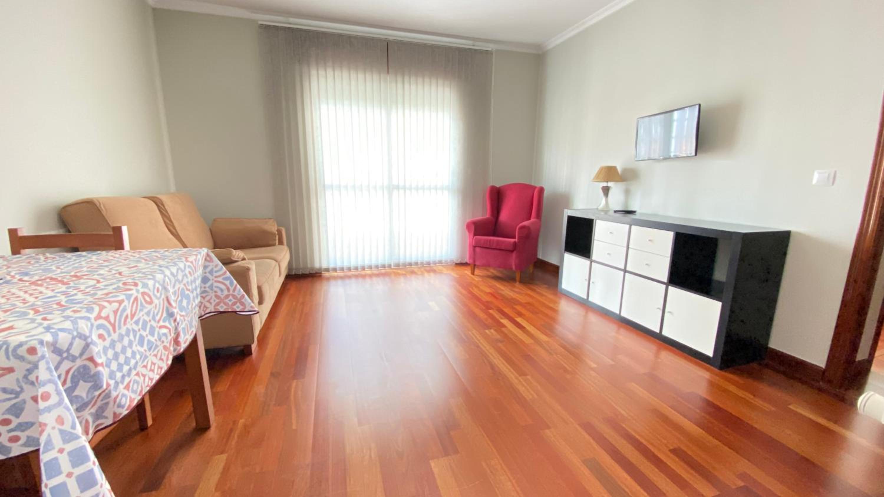 One-Bedroom Apartment - Photo 6