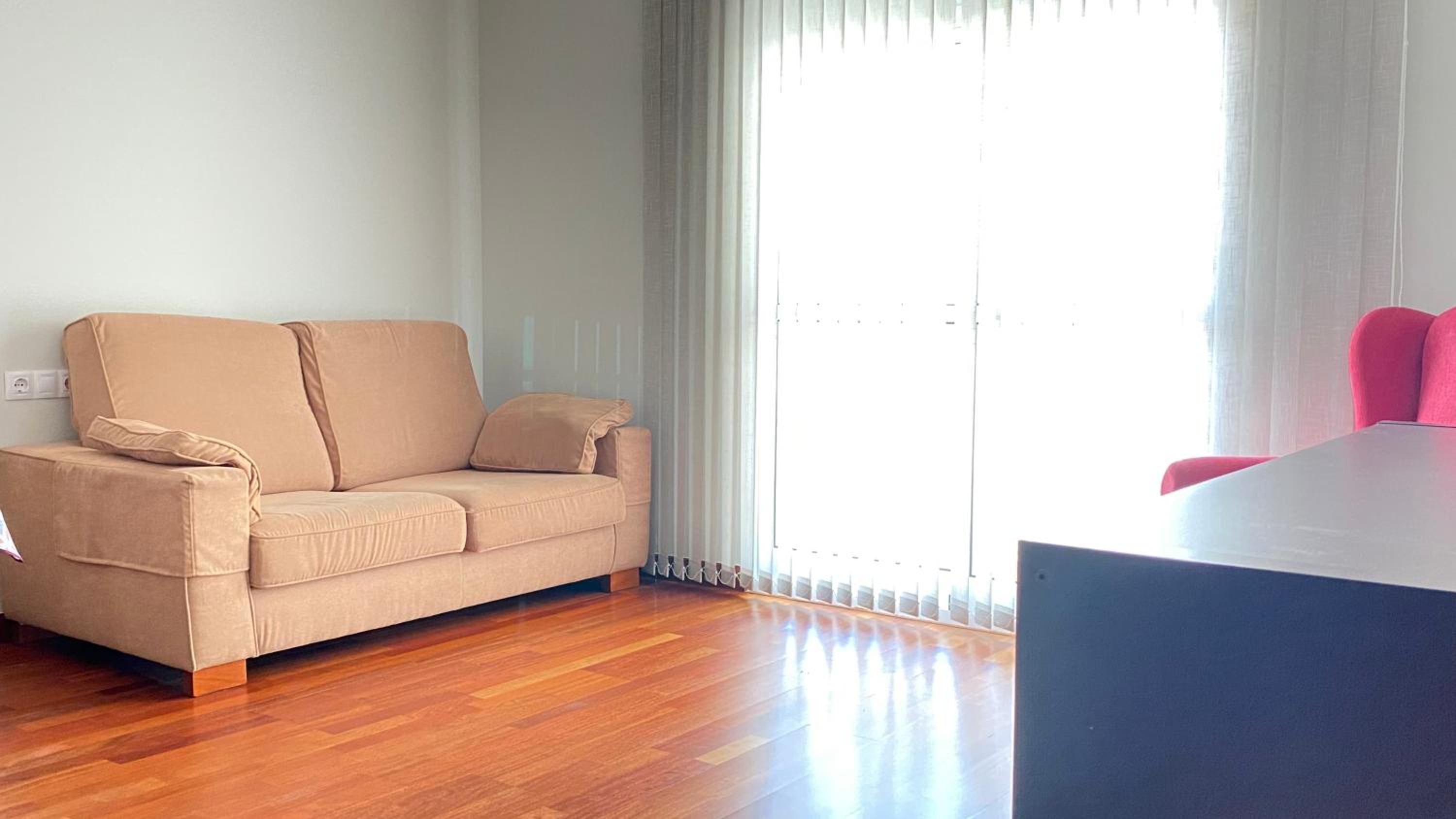 One-Bedroom Apartment - Photo 7