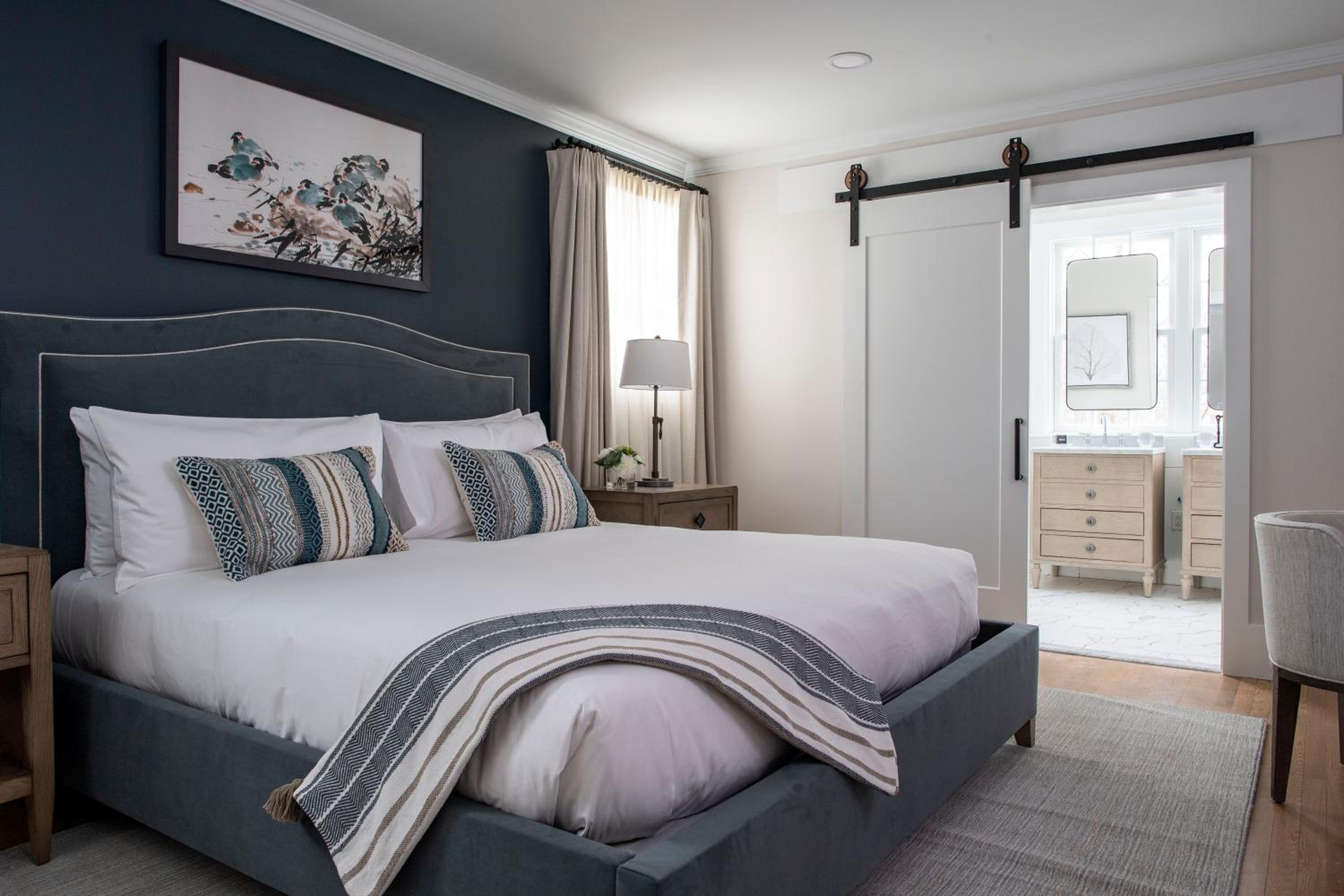 Superior King Suite