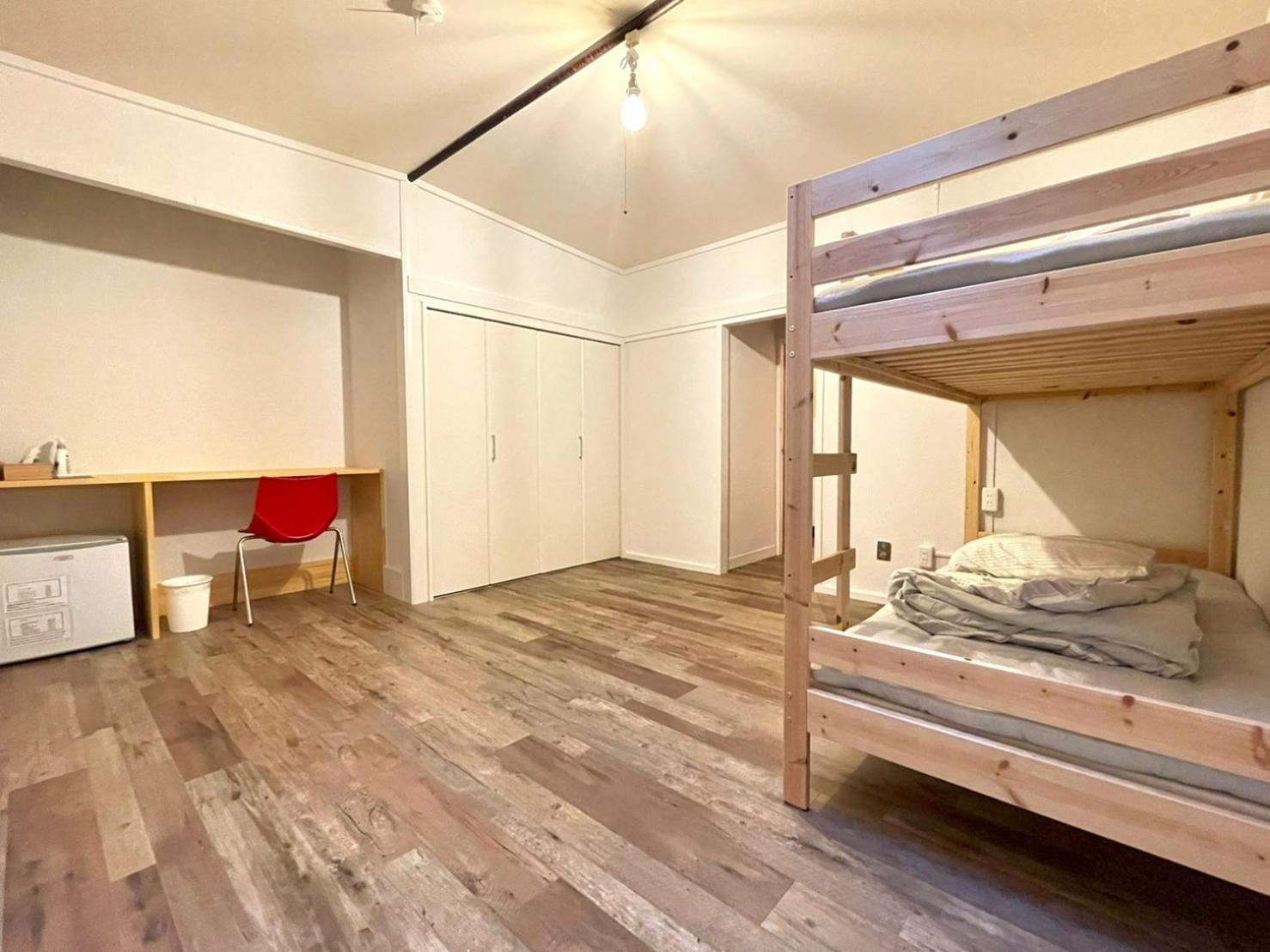 Family Room - Photo 2