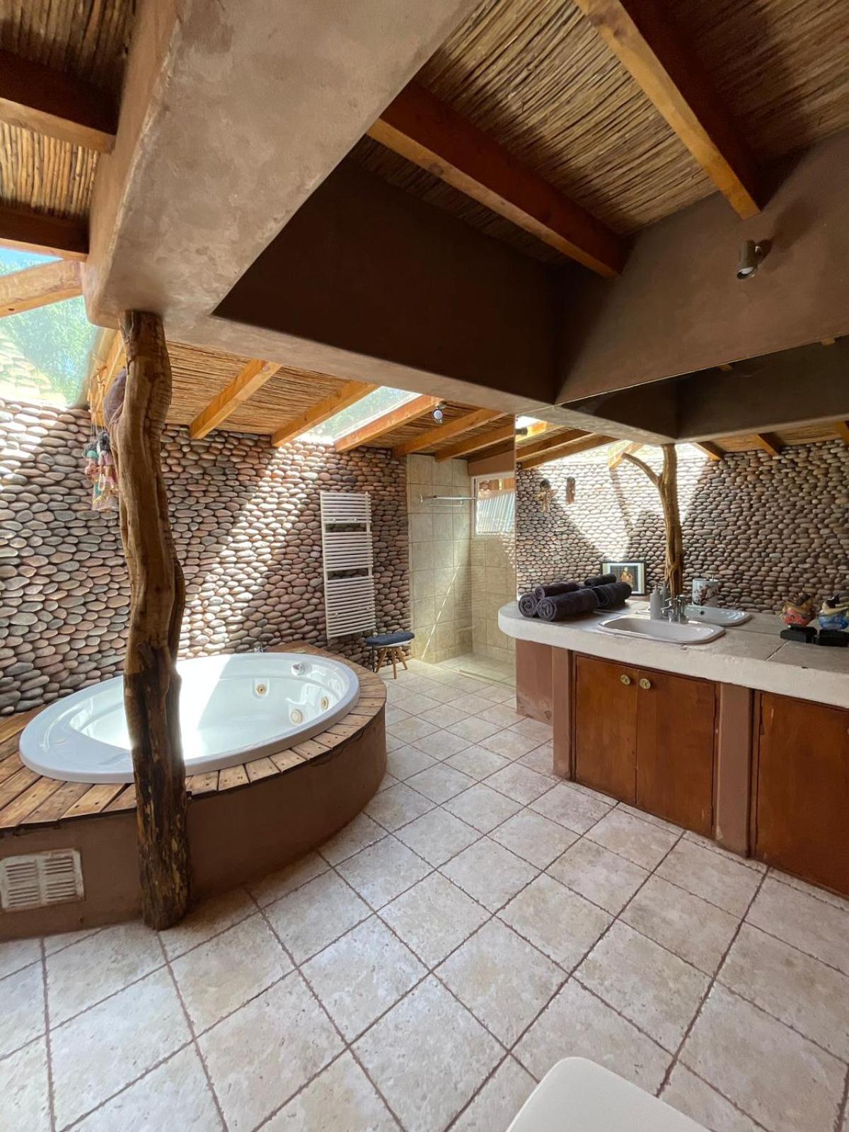 Deluxe Double Room with Bath photo 2
