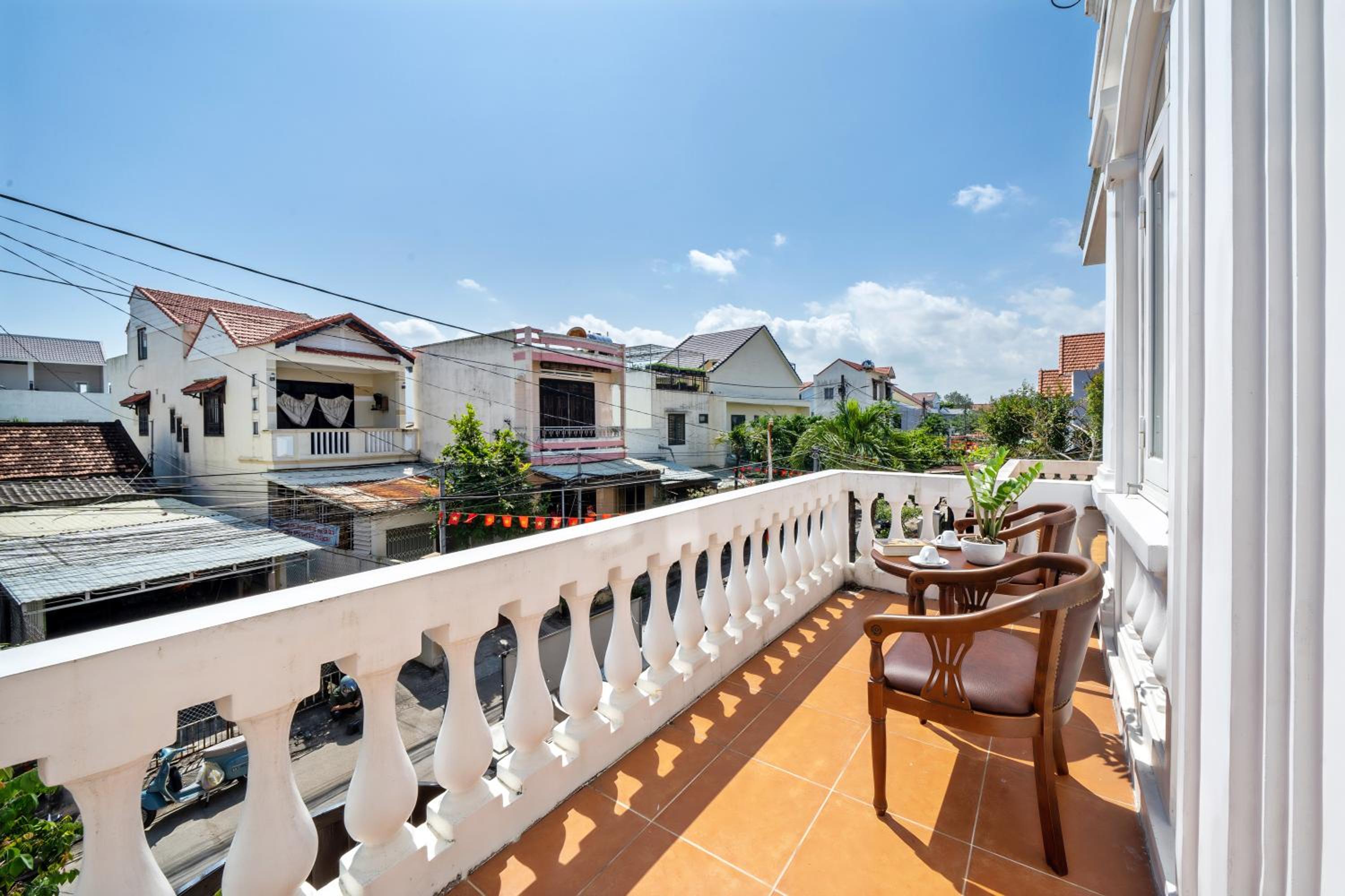 Family Room with Balcony - Photo 5