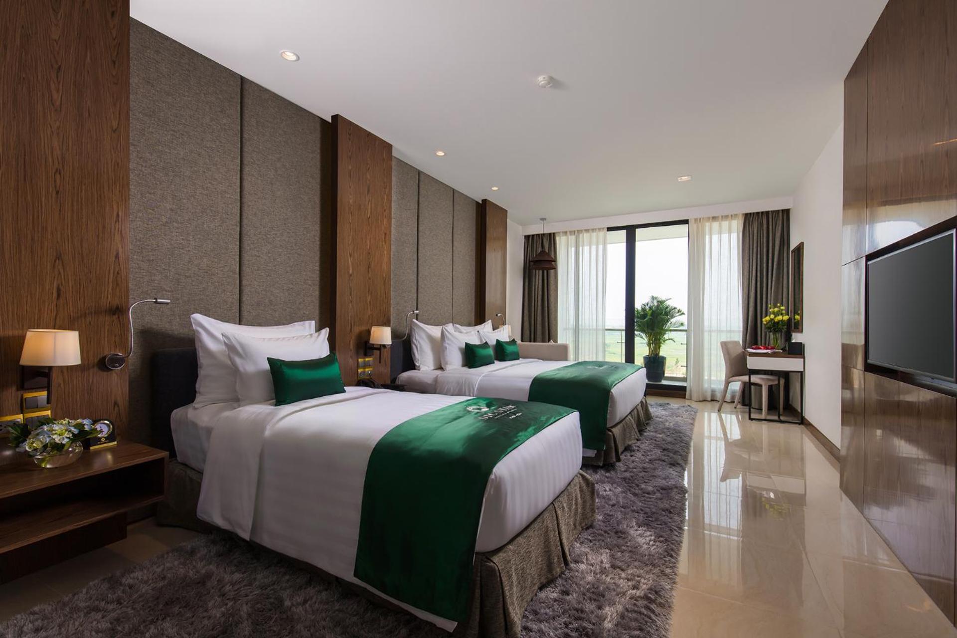 Deluxe Family Room - Photo 3