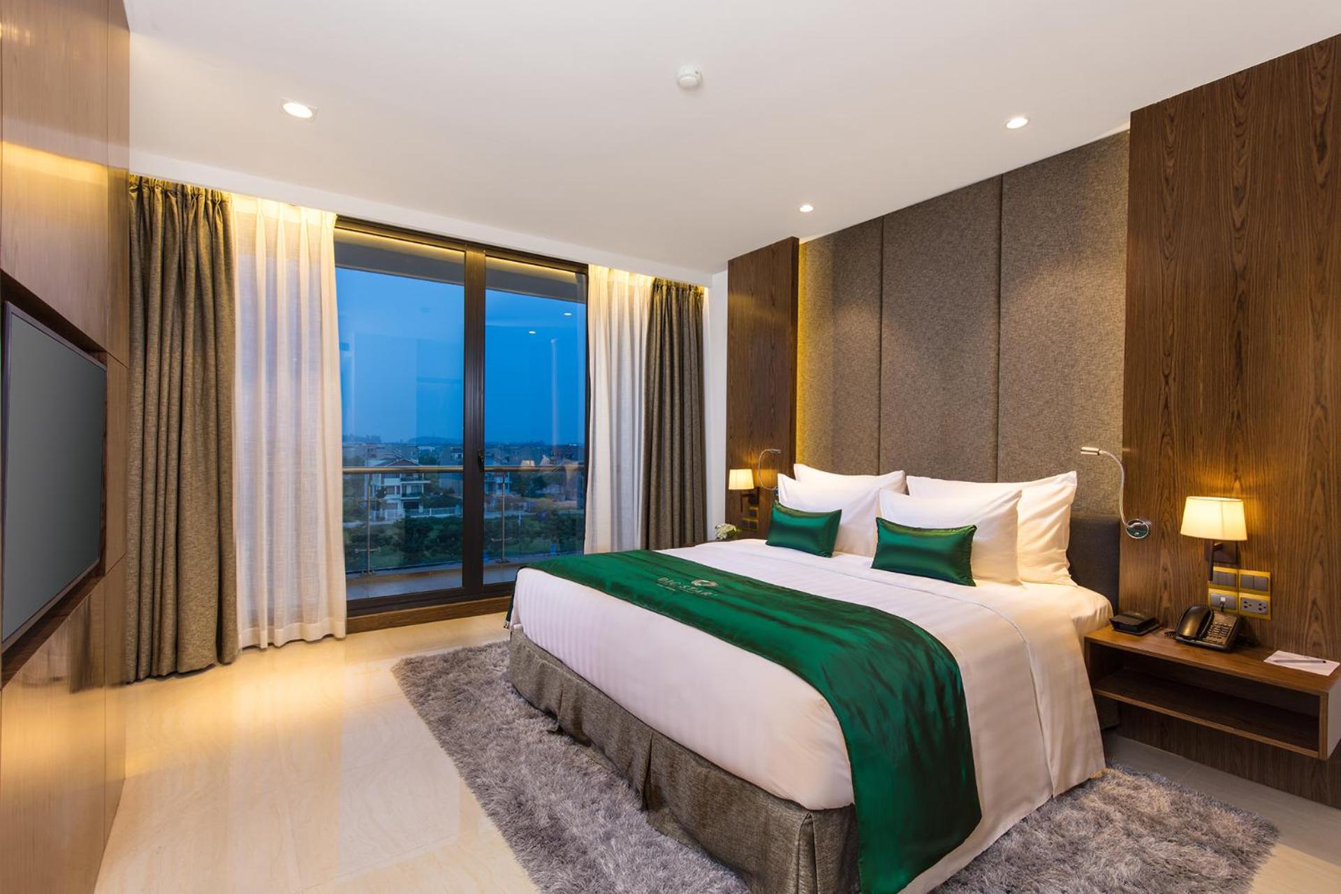 Executive Suite - Photo 5
