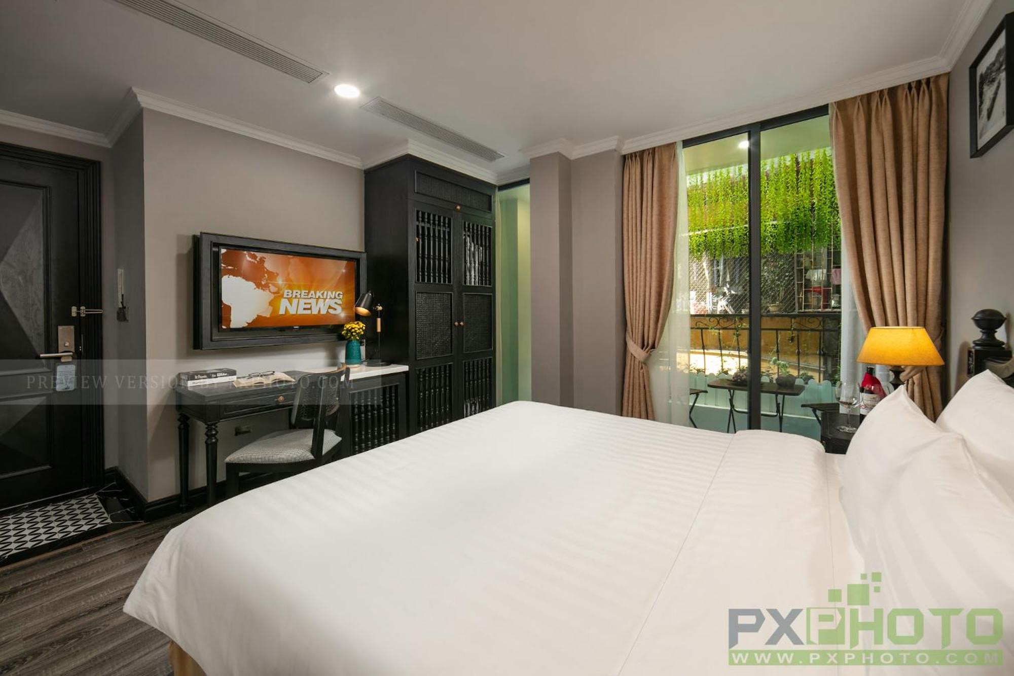 Signature Connecting Room With Balcony