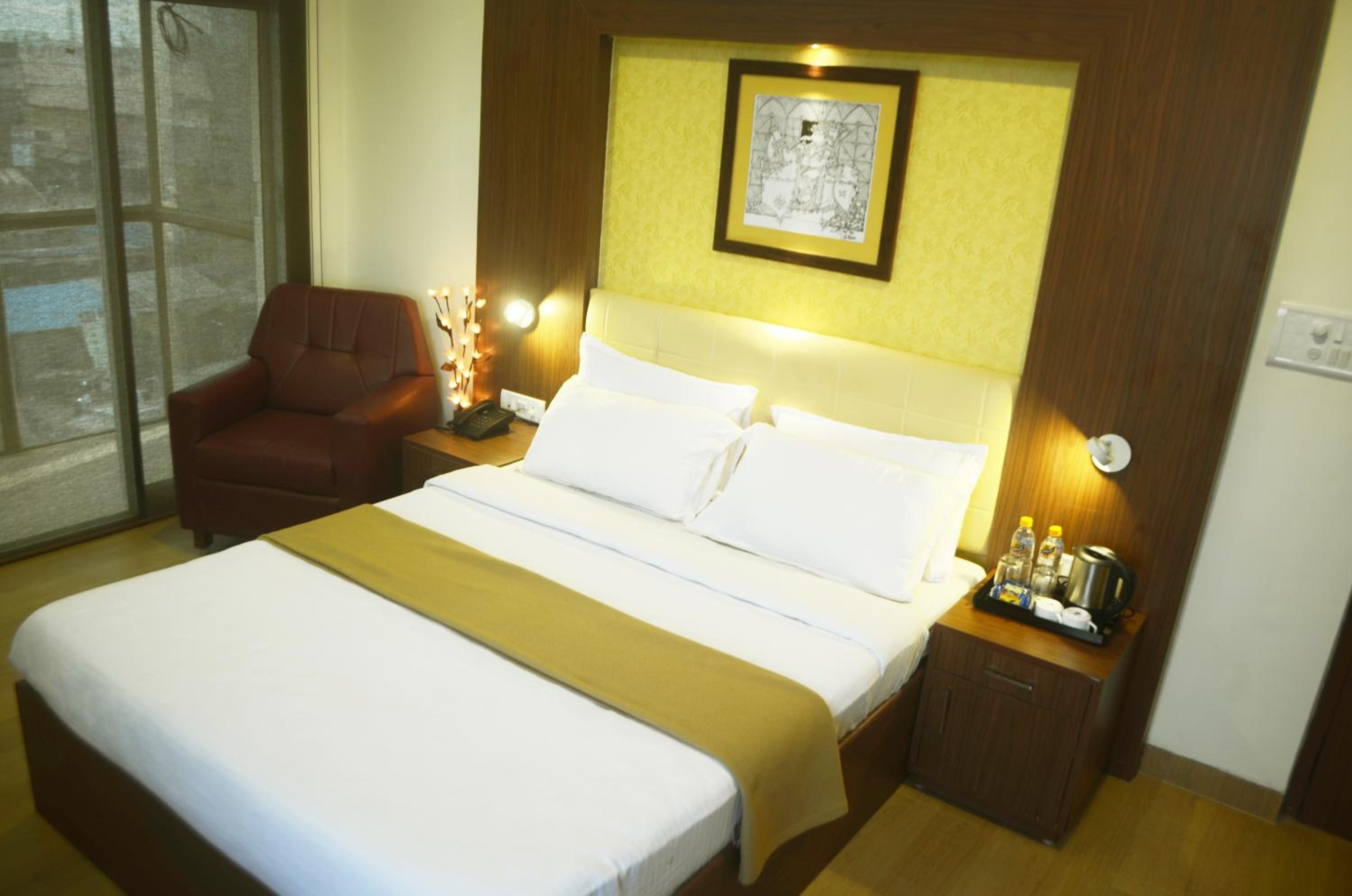 Deluxe Double Room with Balcony photo 1