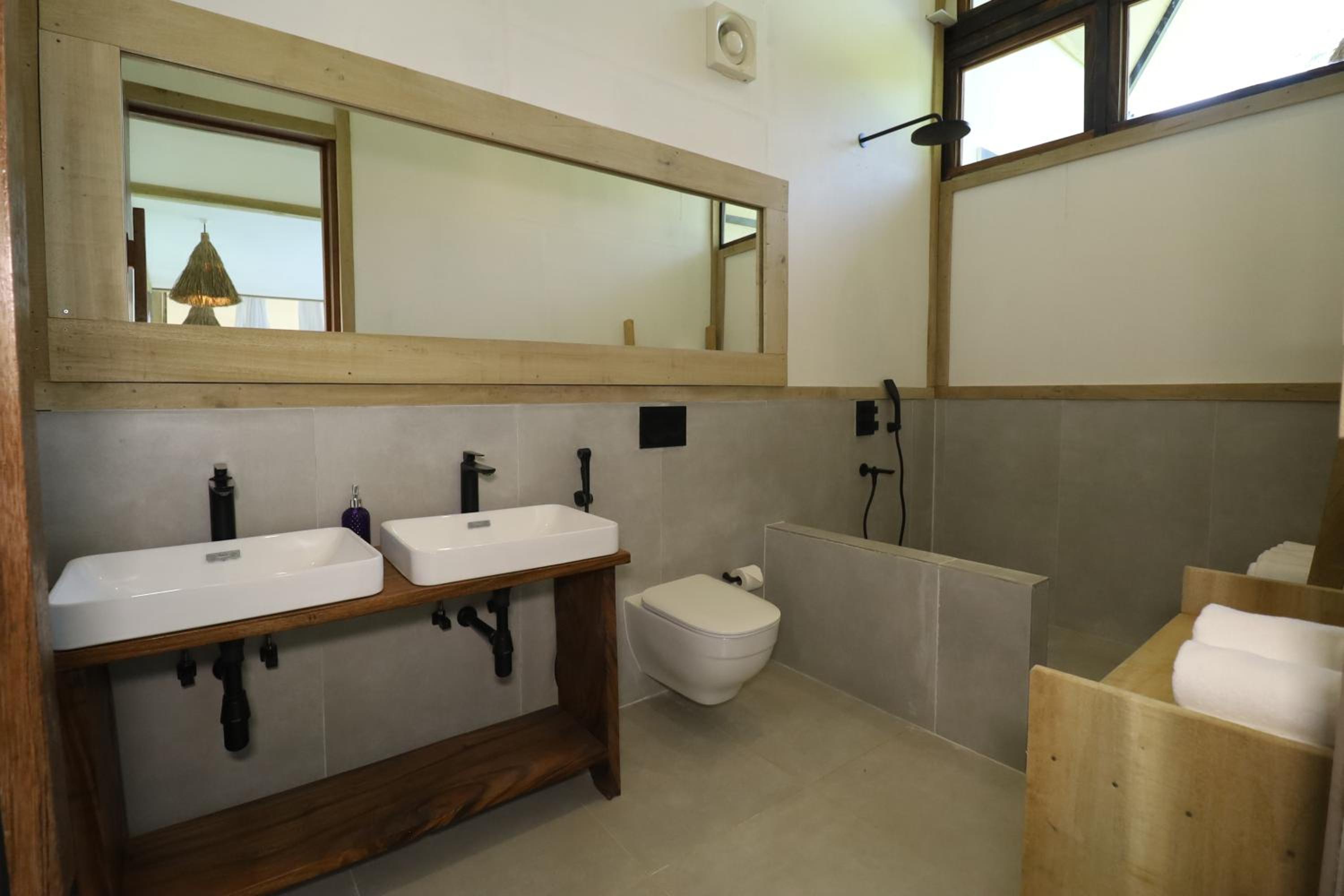Villa with Private Pool - Photo 10