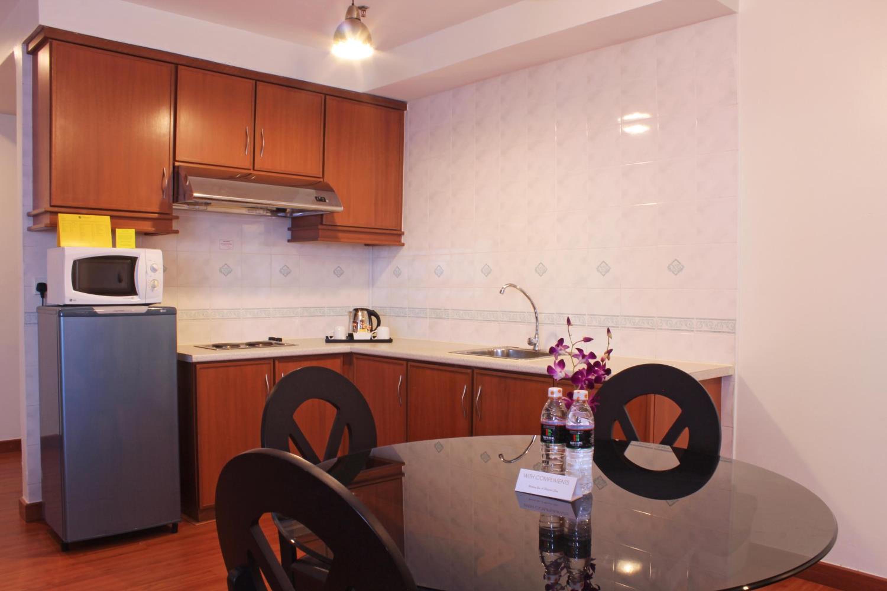 One-Bedroom Apartment - Photo 3