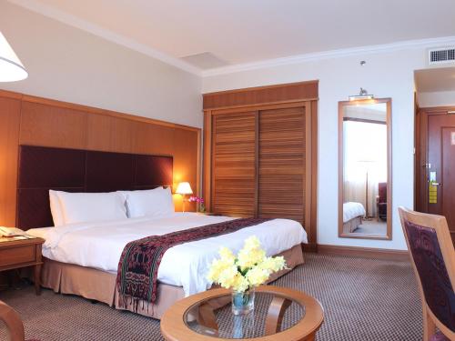 Standard King Room - Photo 3