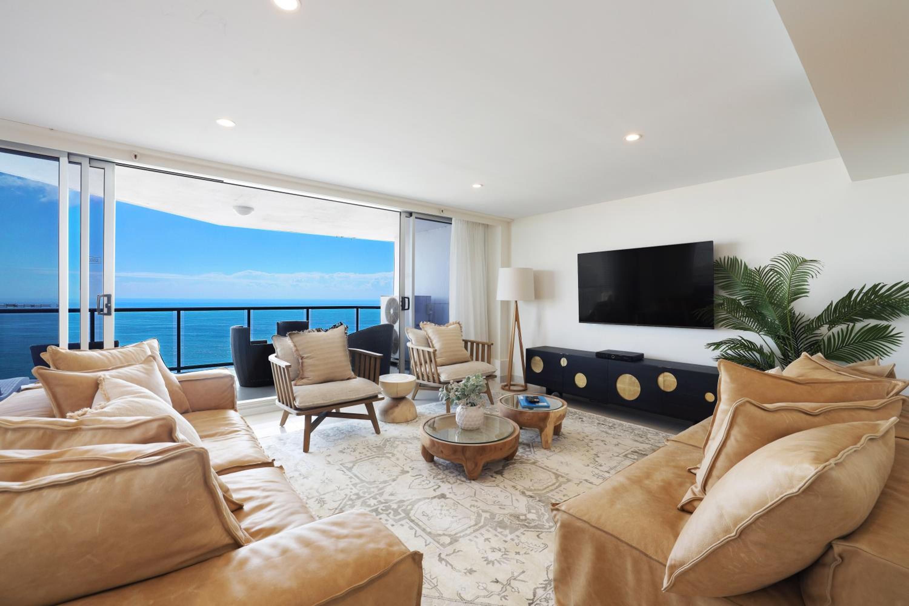 Three-Bedroom Apartment - 40L Peninsula