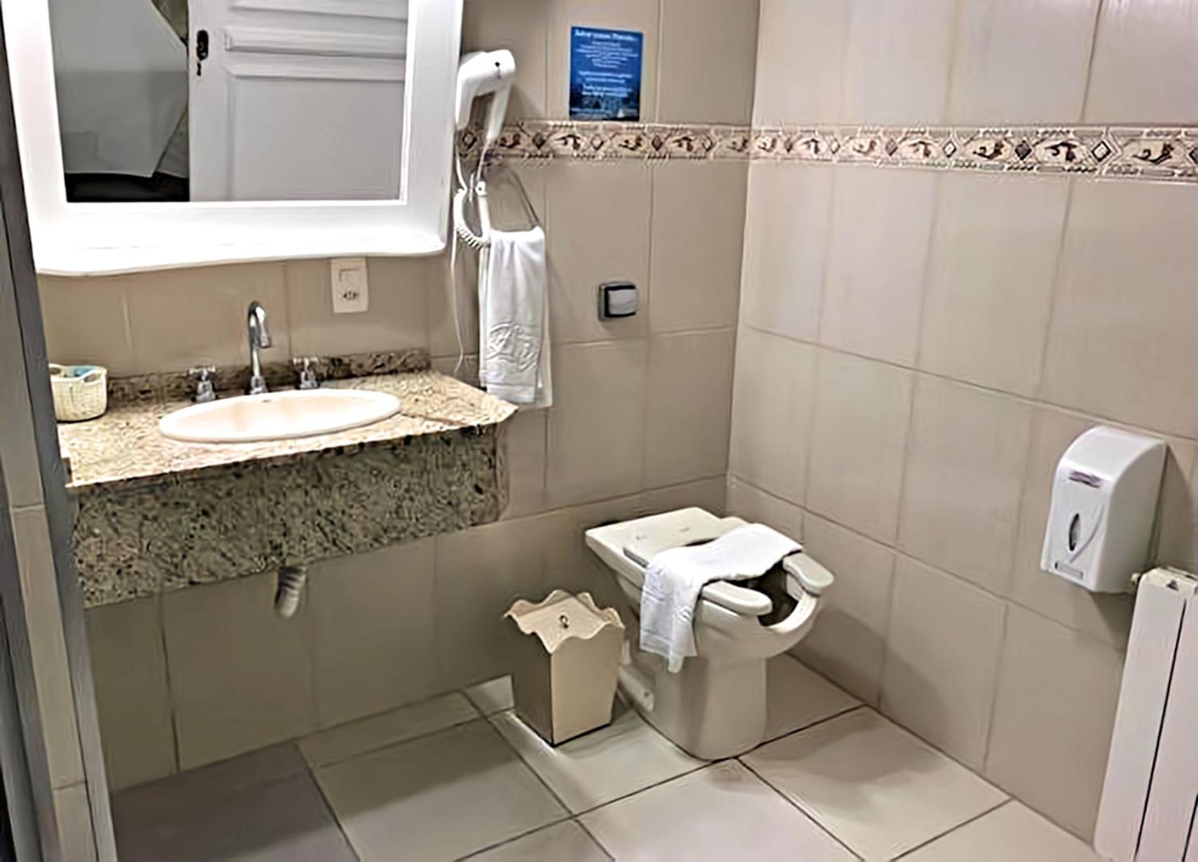 Double or Twin Room - Disability Access photo 2