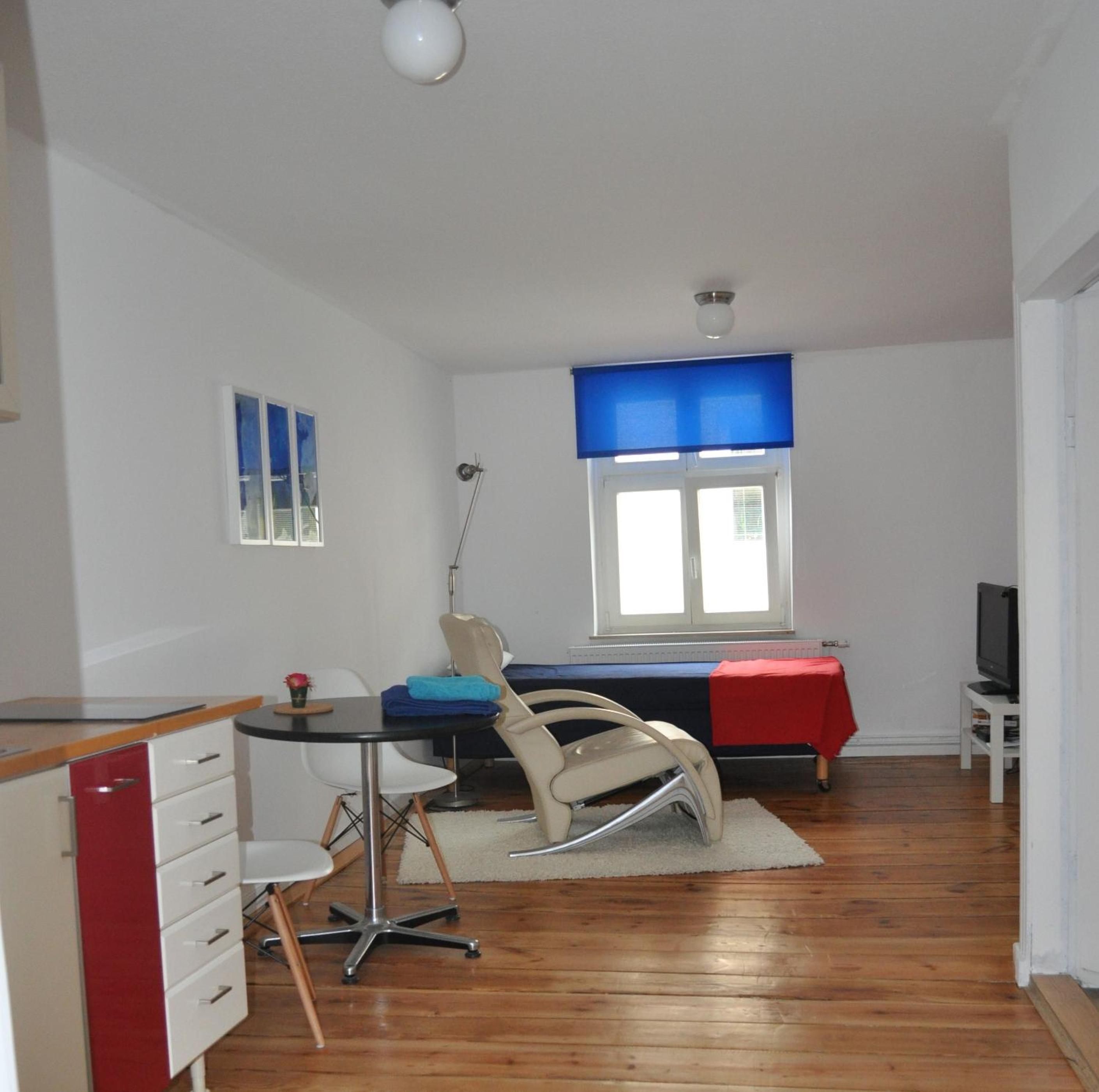 Apartment with Shower photo 1