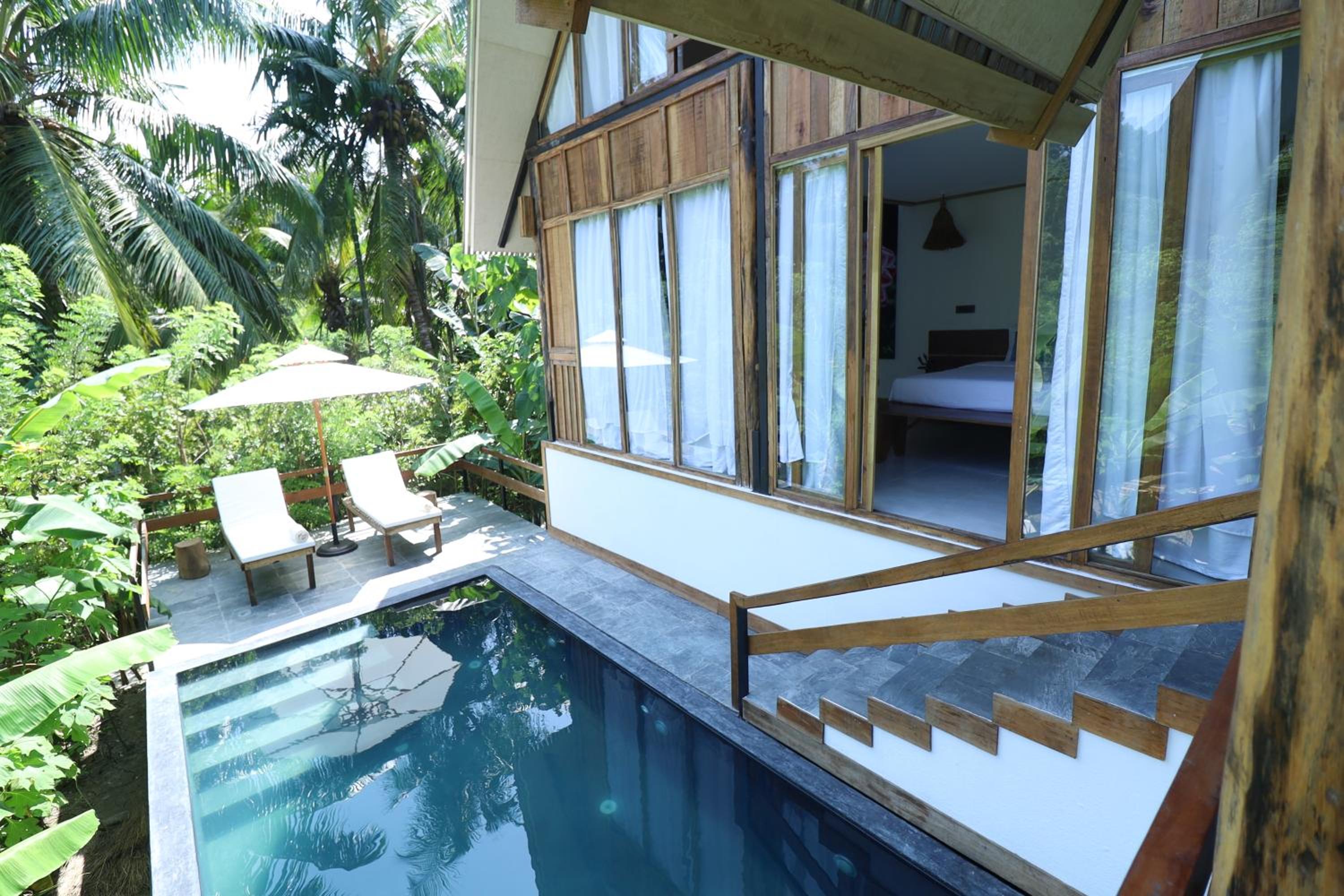 Villa with Private Pool - Photo 1