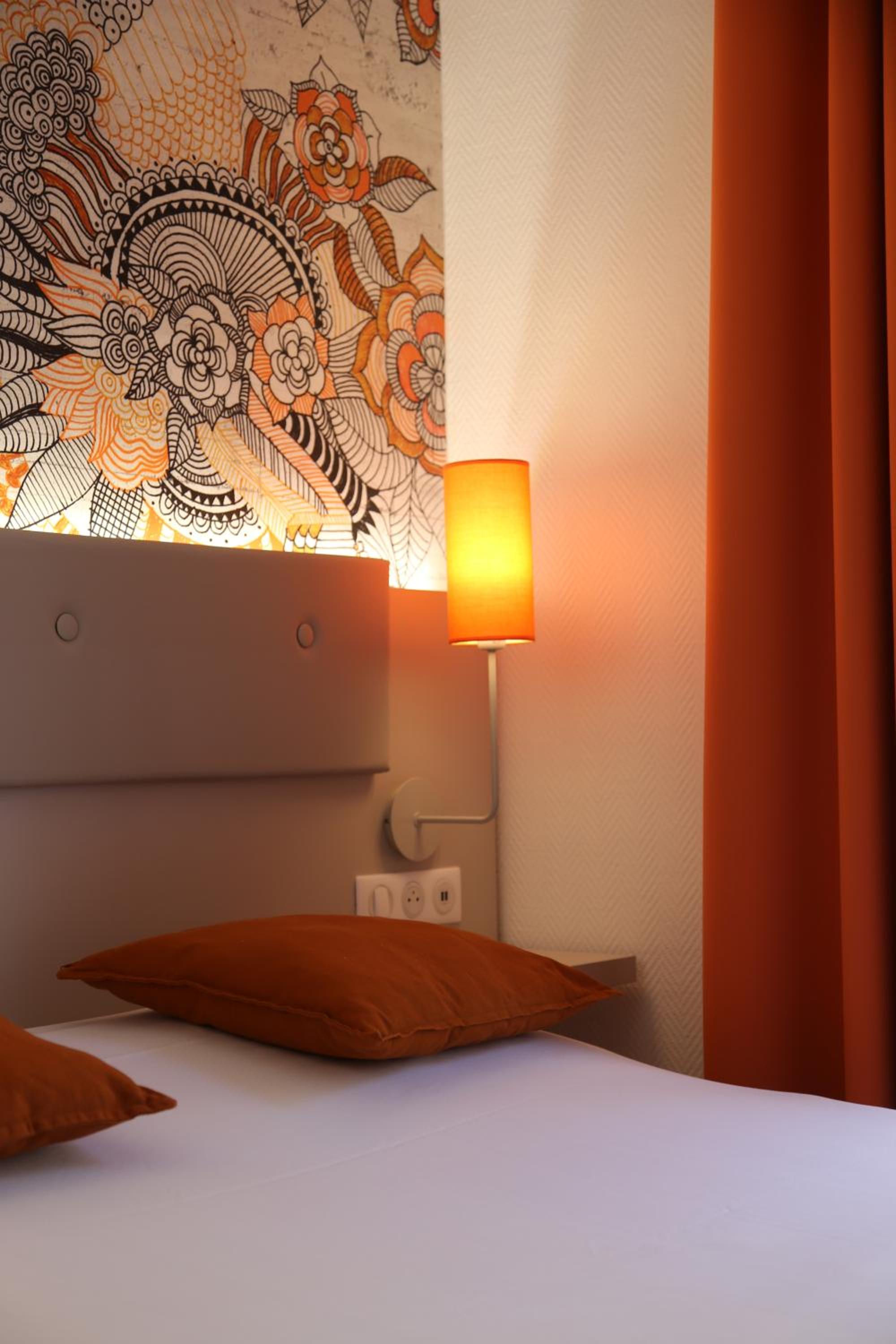 Standard Double Room - Photo 14