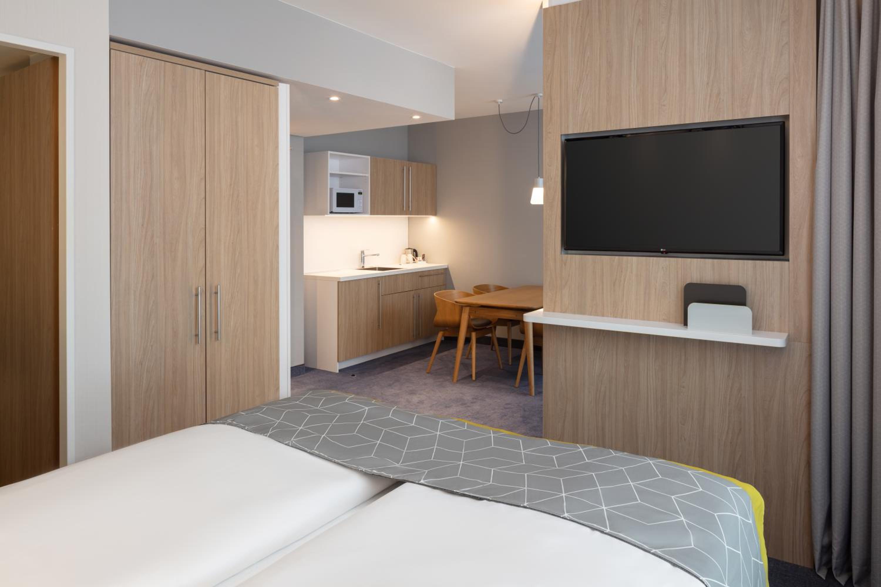 Queen Suite with Sofa Bed - Photo 1