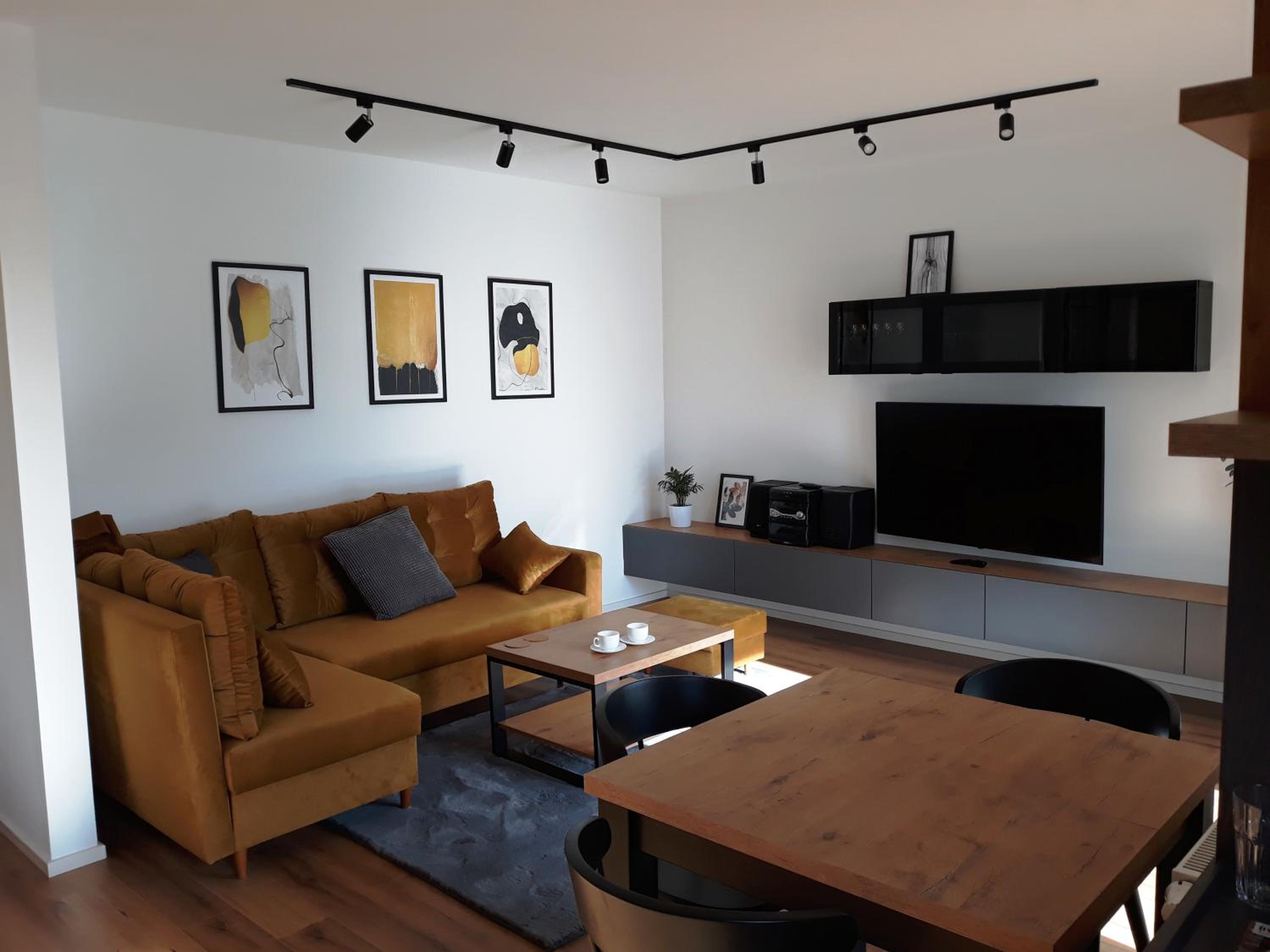 One-Bedroom Apartment photo 1