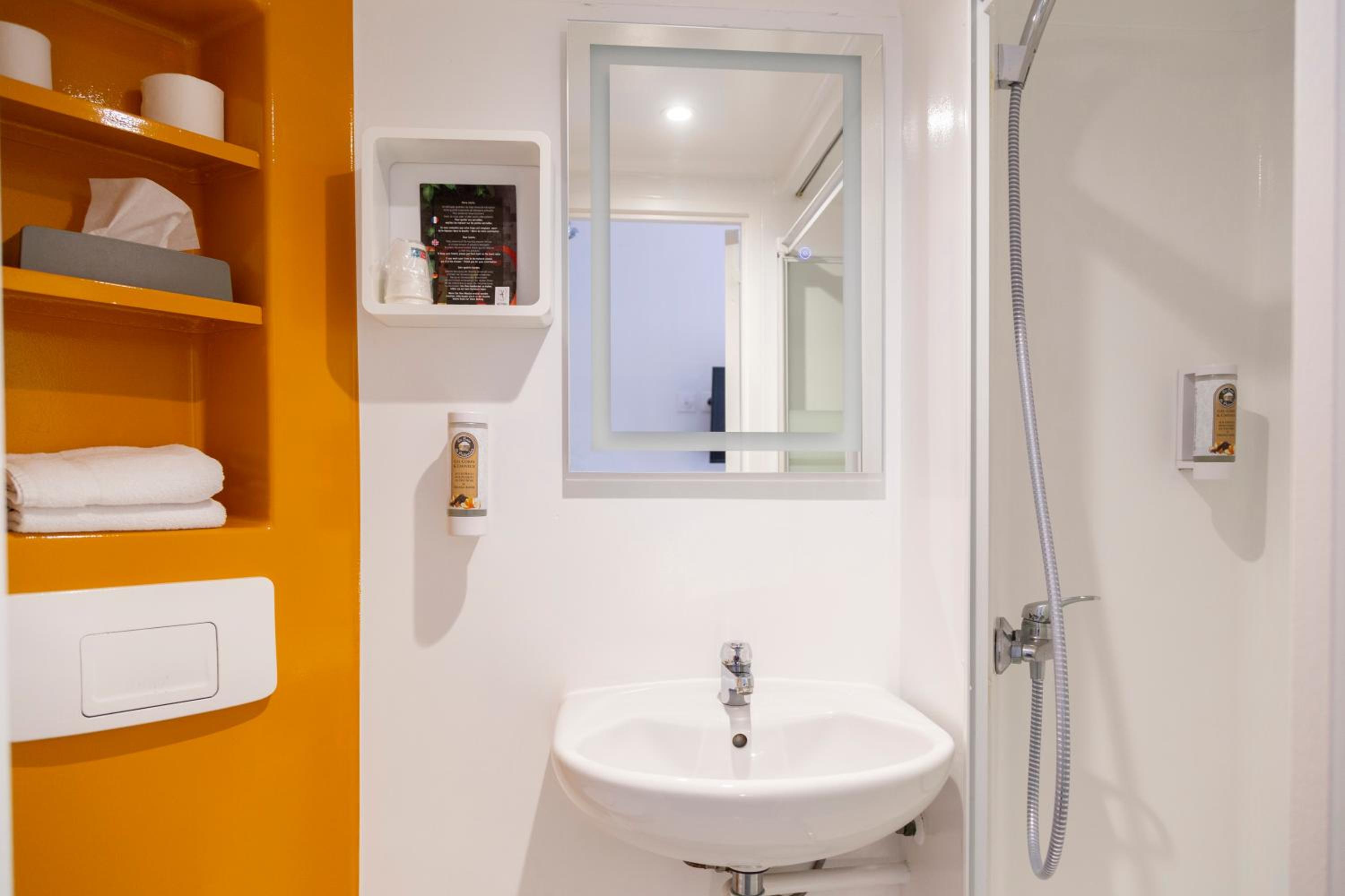 Standard Double Room - Photo 5