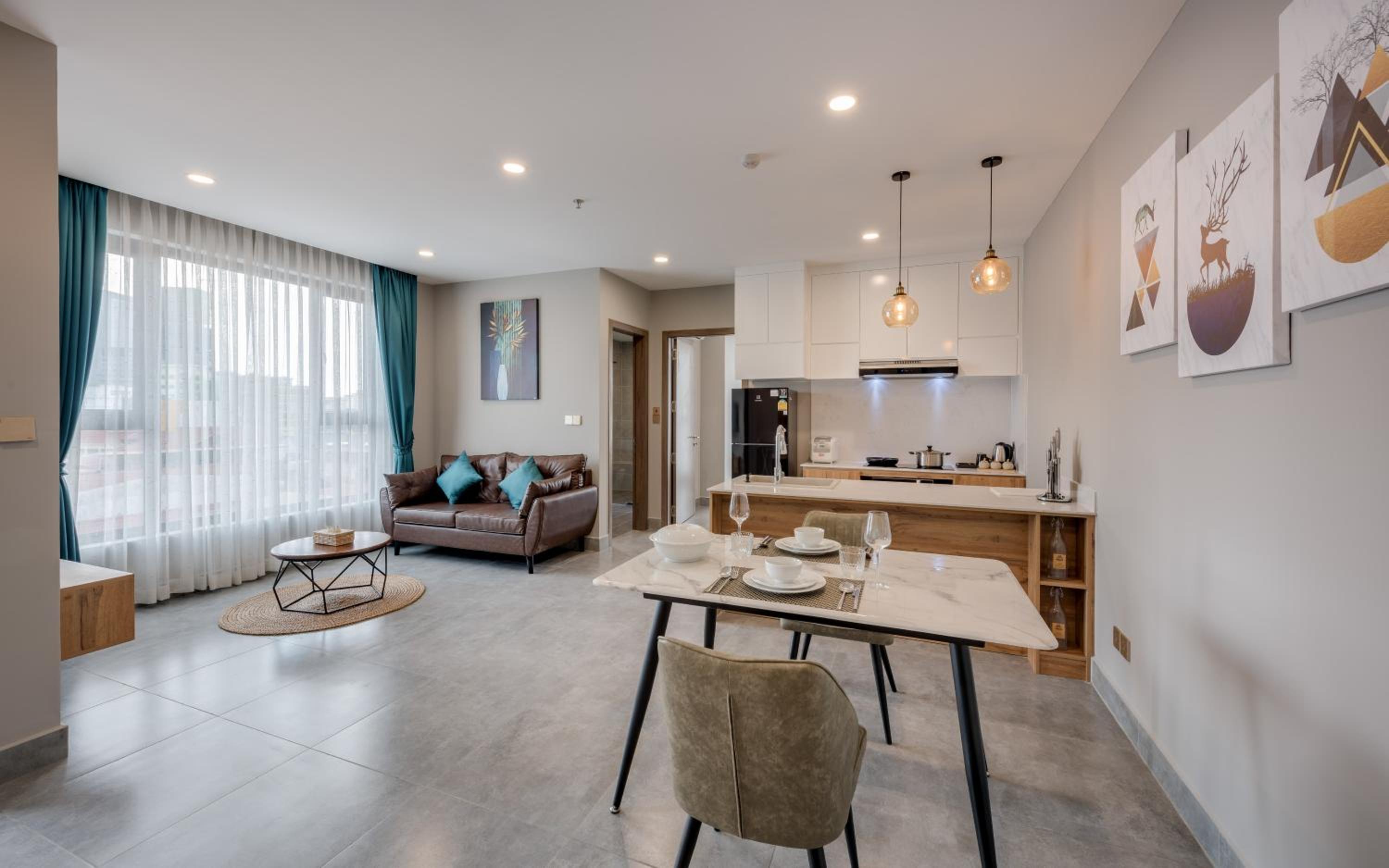 One-Bedroom Apartment with Balcony - Photo 2