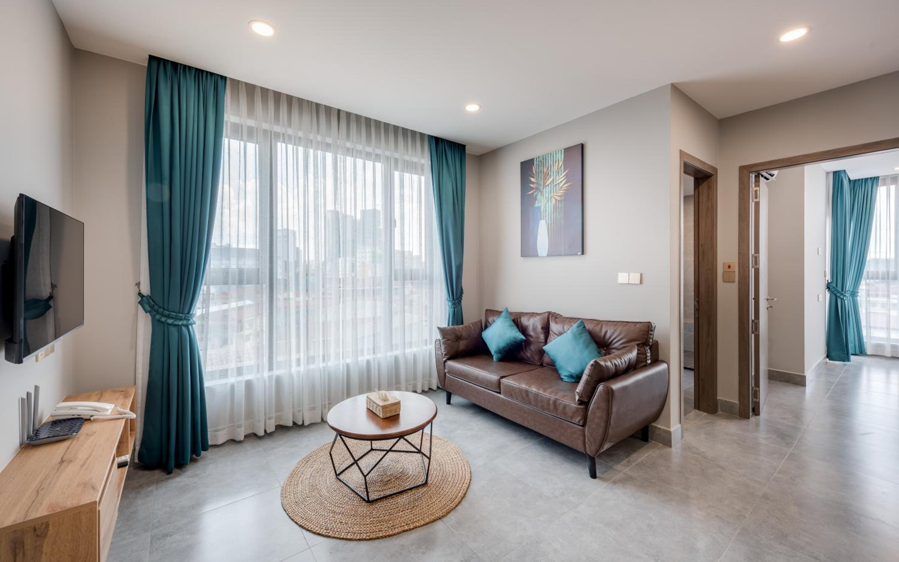 One-Bedroom Apartment with Balcony - Photo 10