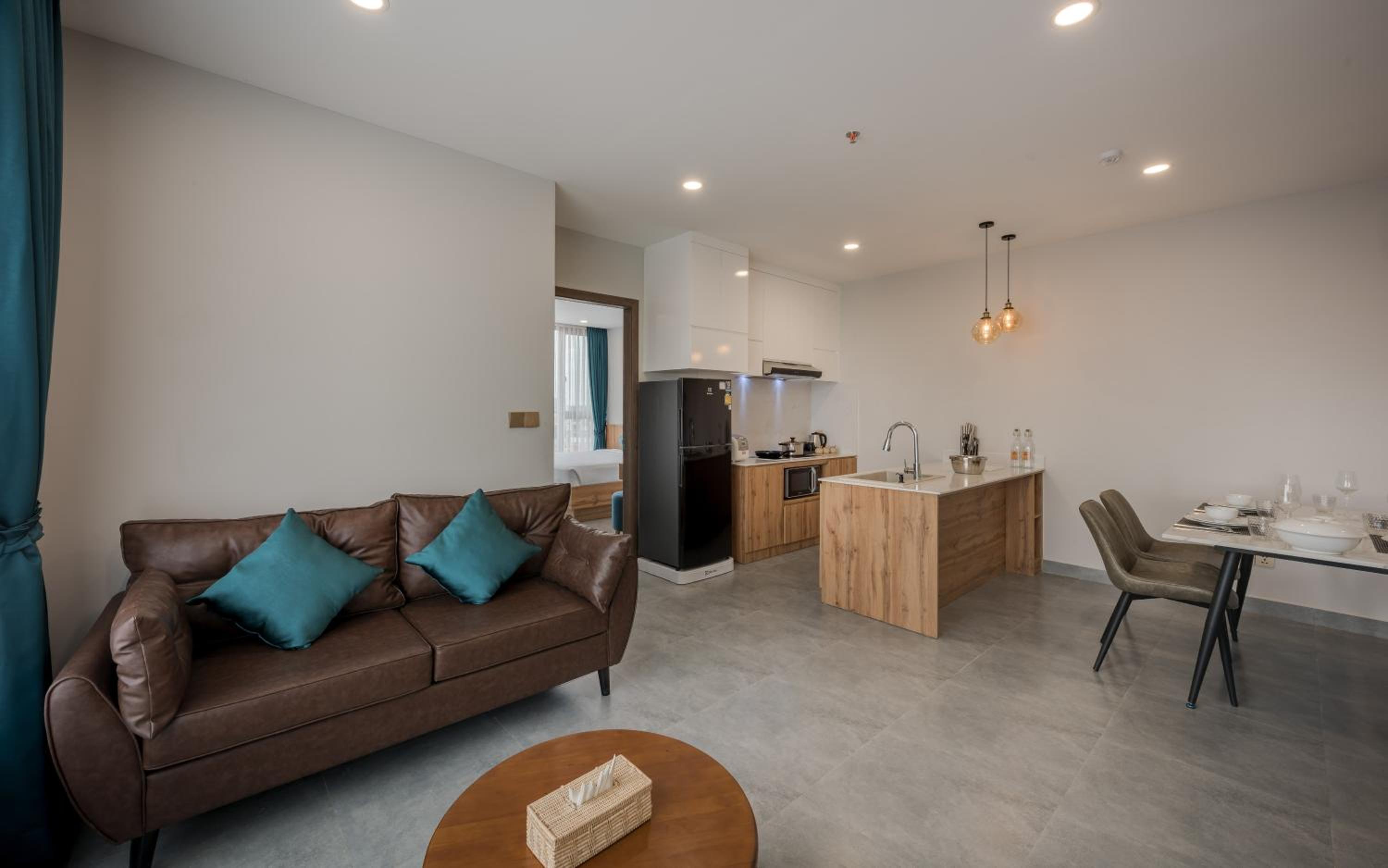 Two-Bedroom Apartment with Balcony - Photo 3