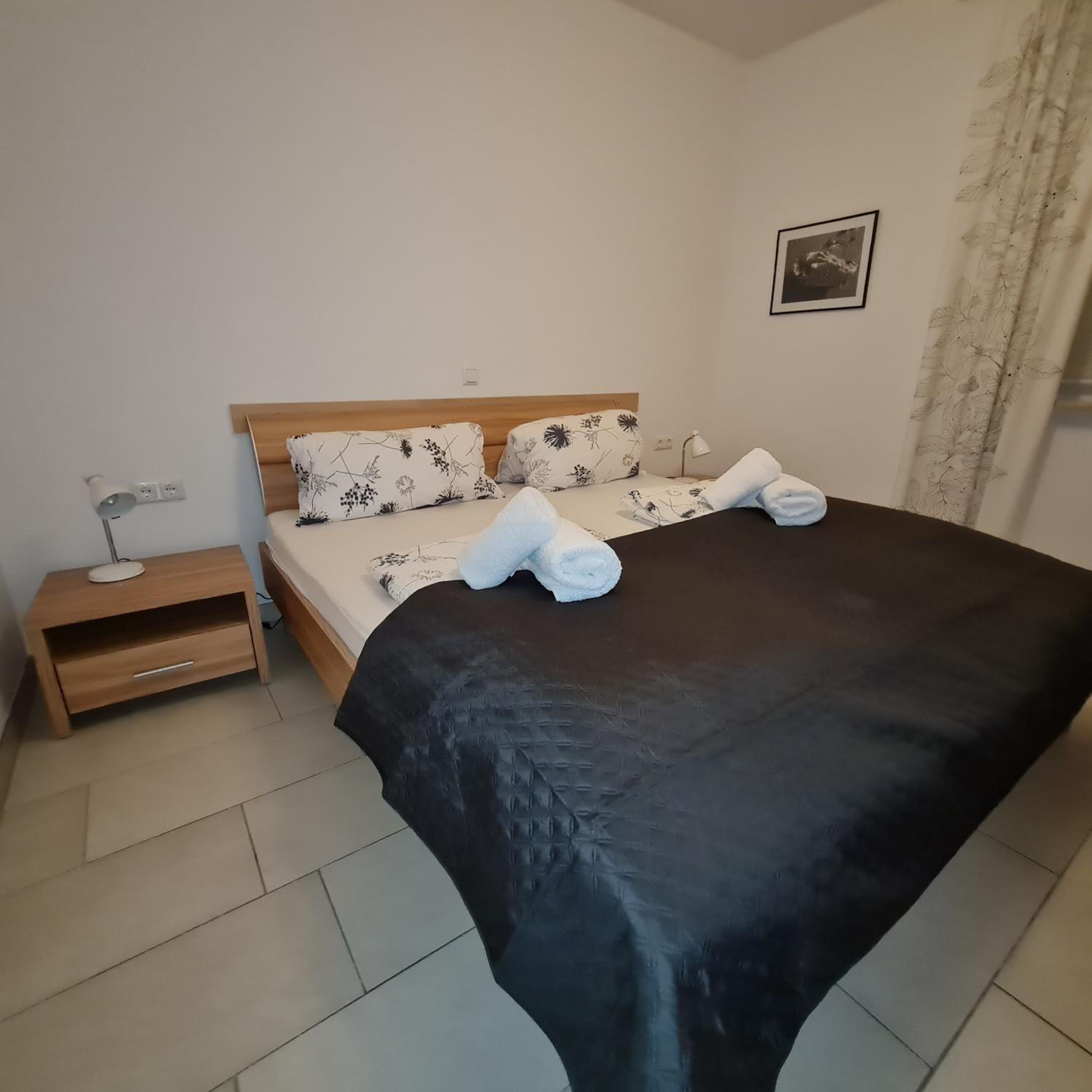 One-Bedroom Apartment - Photo 18