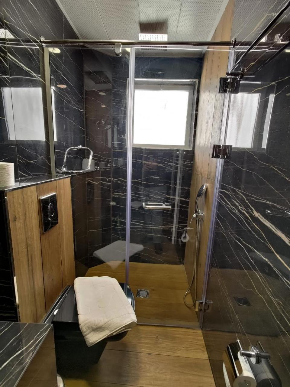 Luxury Triple Room photo 2