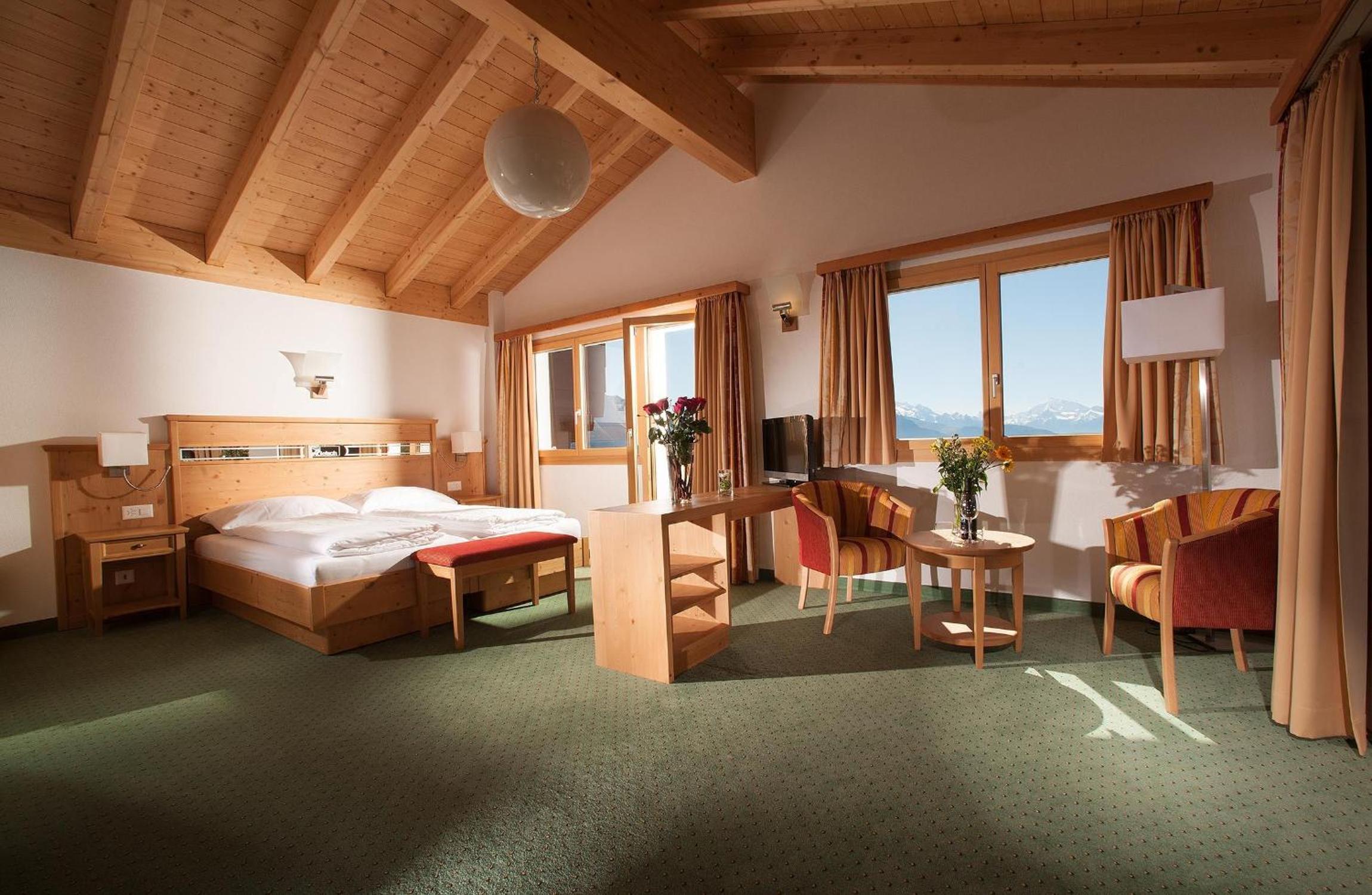Junior Suite with Balcony - Photo 1