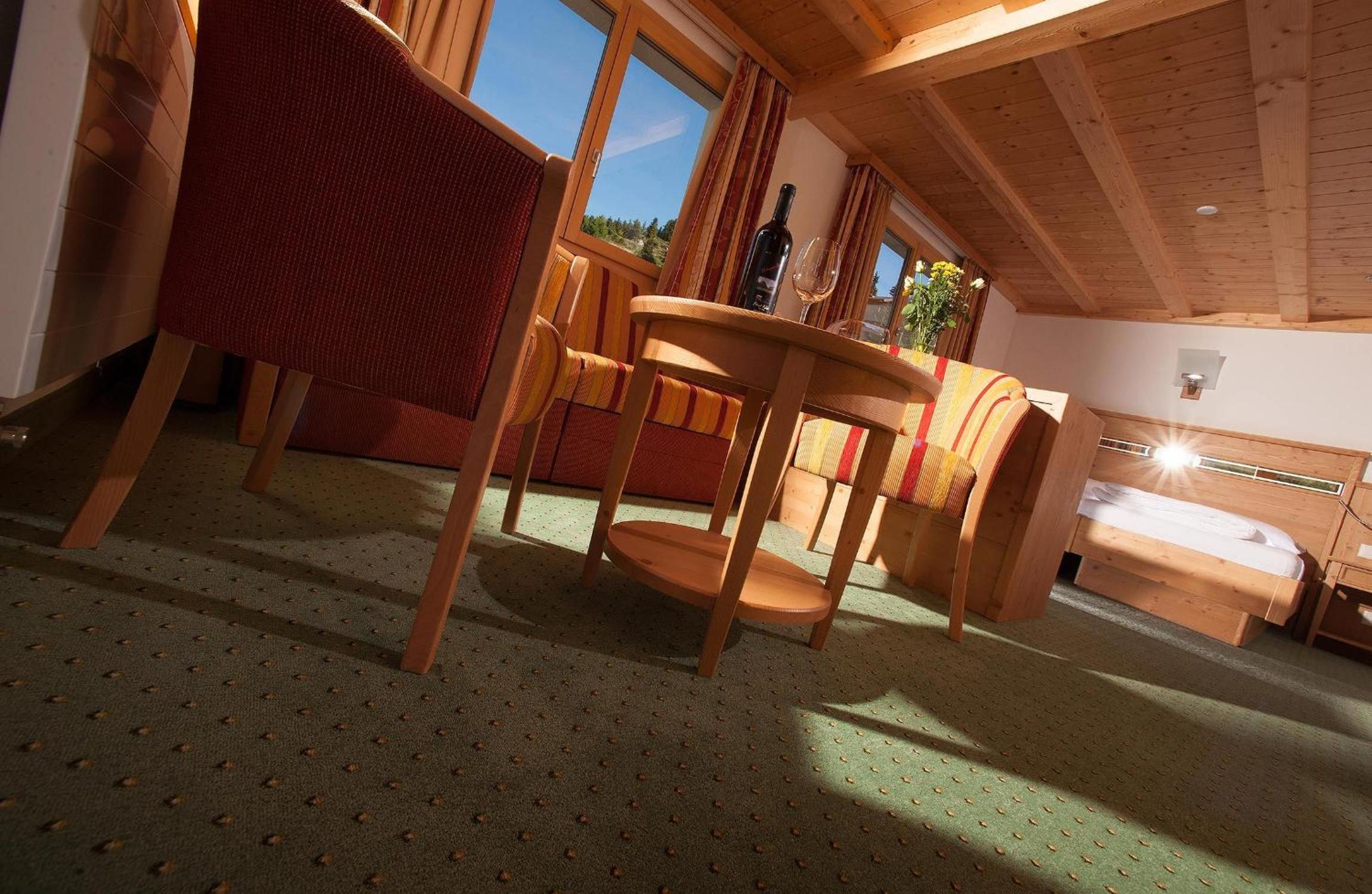 Family Room - Photo 2