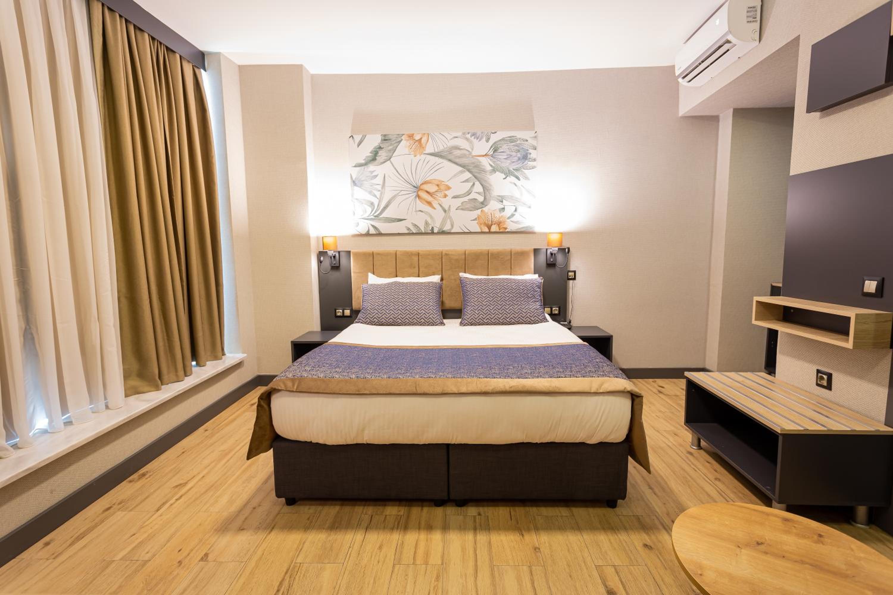 Deluxe Double Room - Photo 10