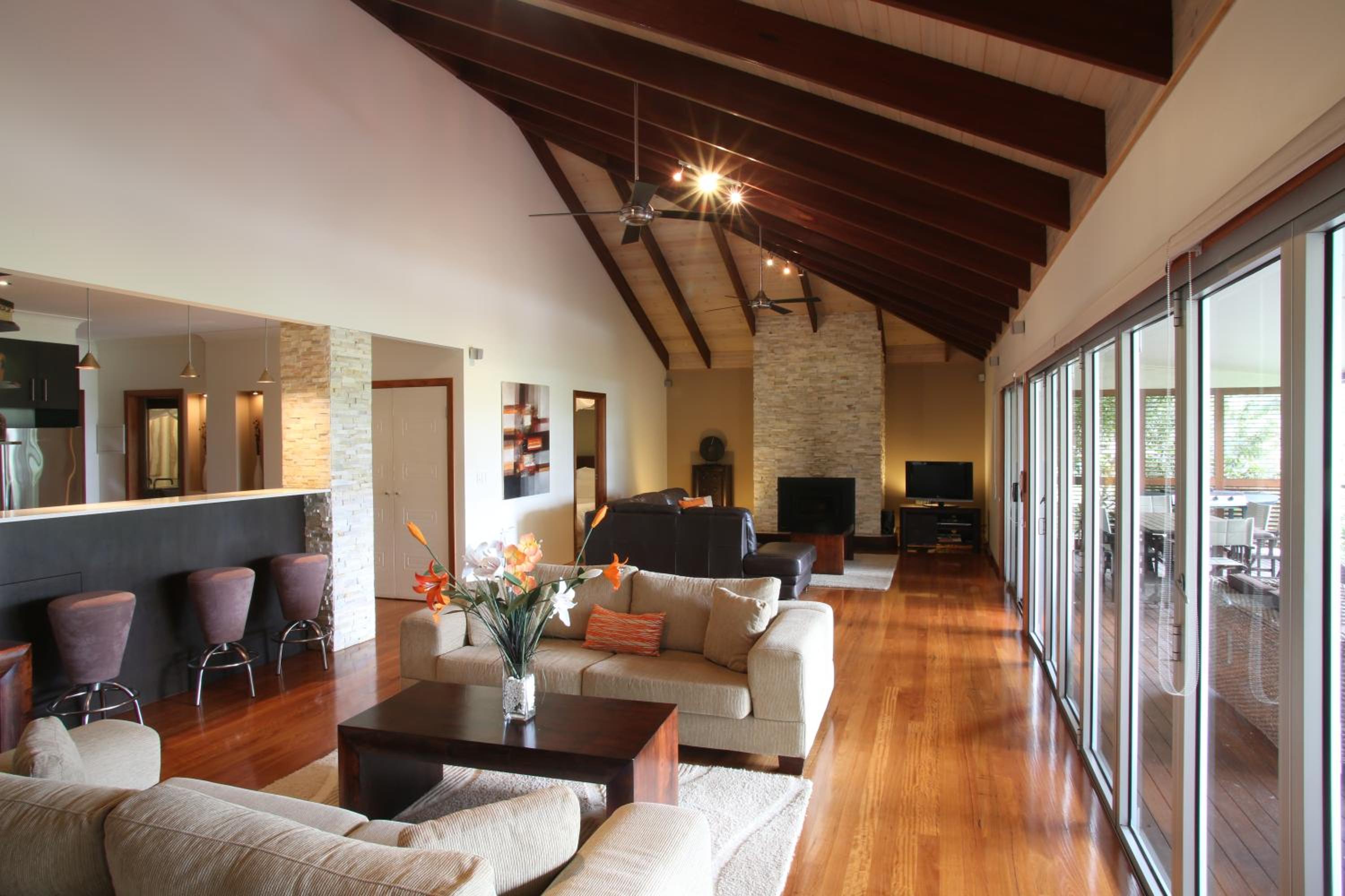 Luxury Two-Bedroom Cottage with Patio (2 guests)