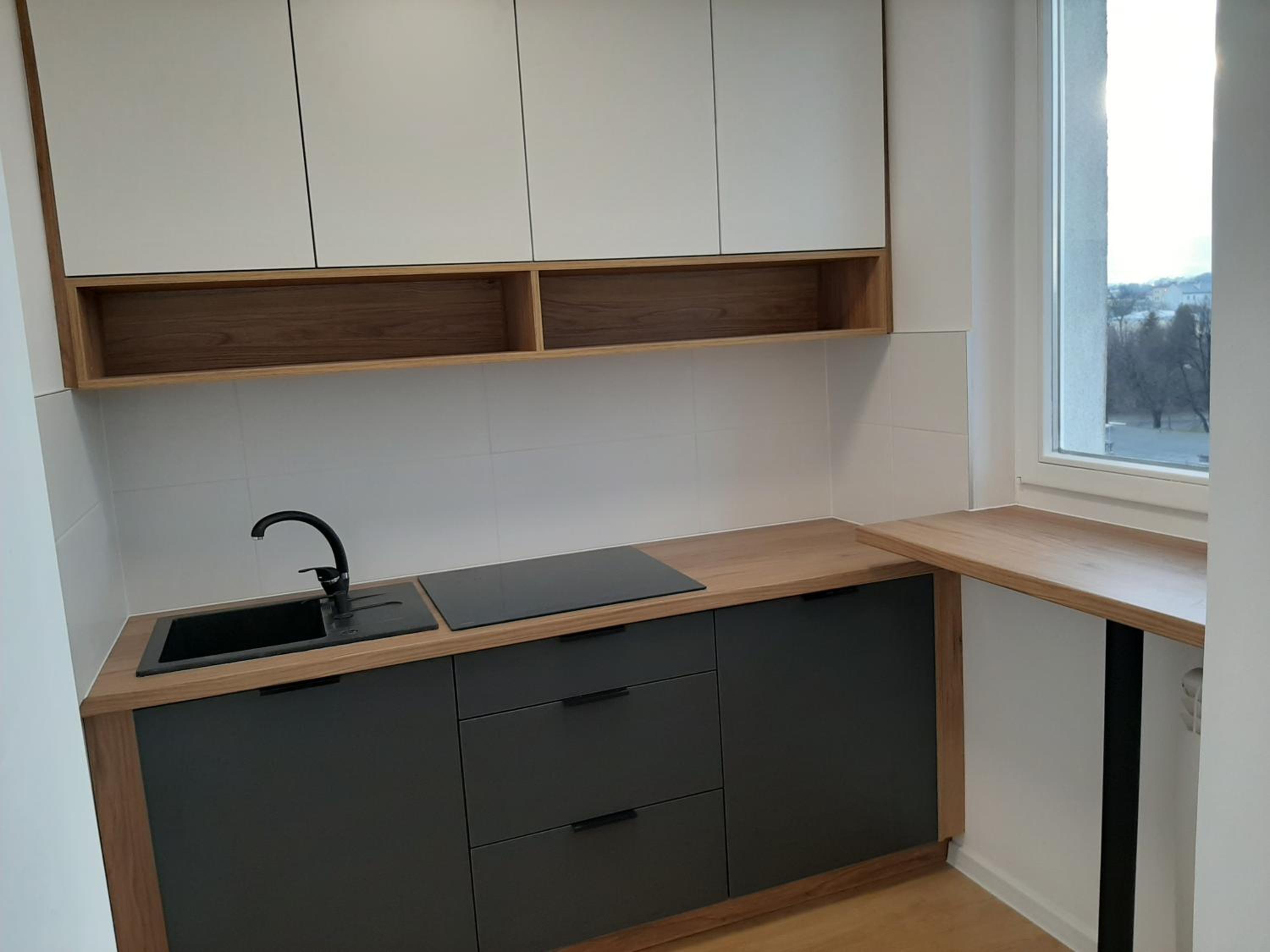 One-Bedroom Apartment - Photo 1
