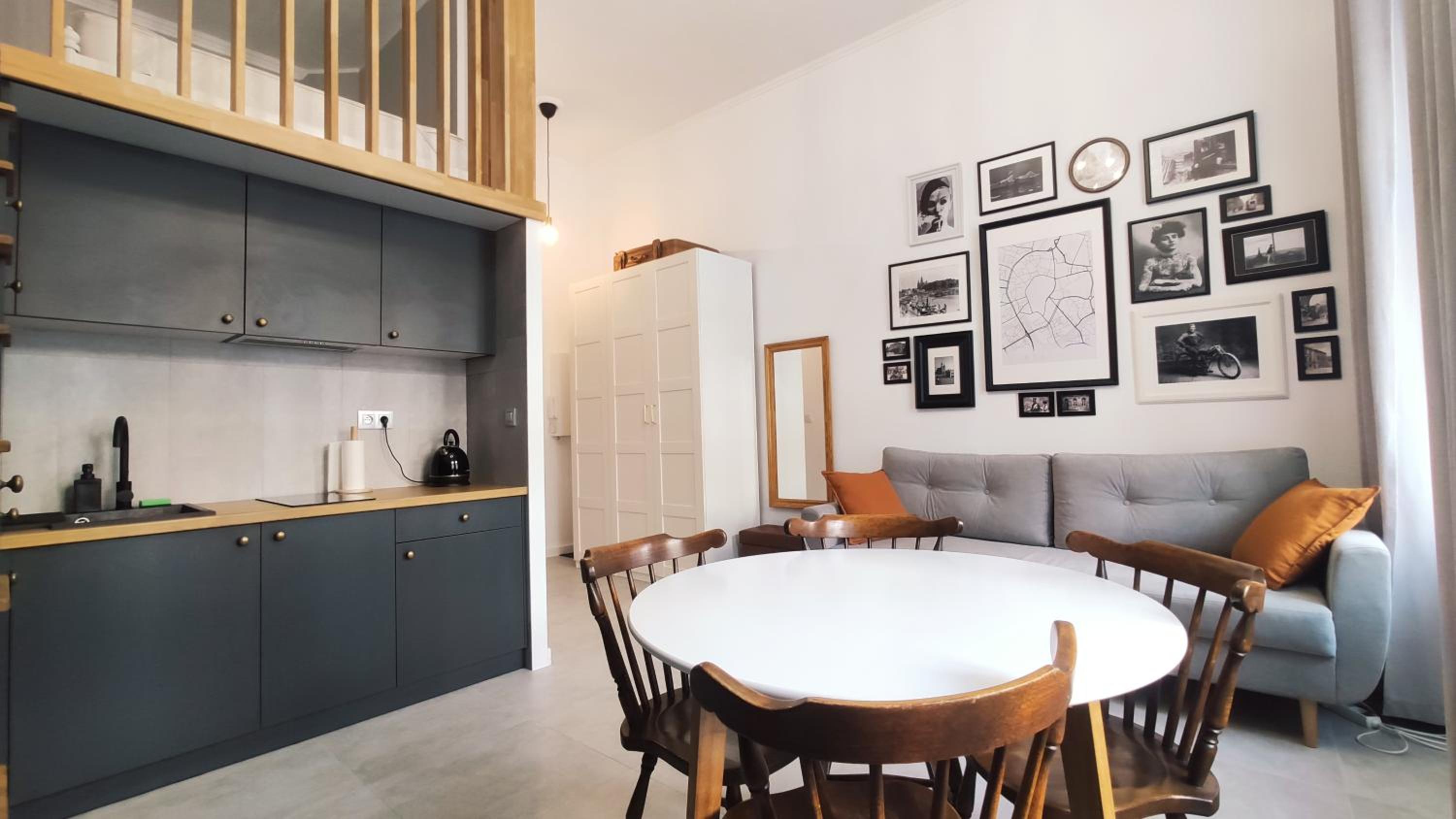One-Bedroom Apartment - Photo 4