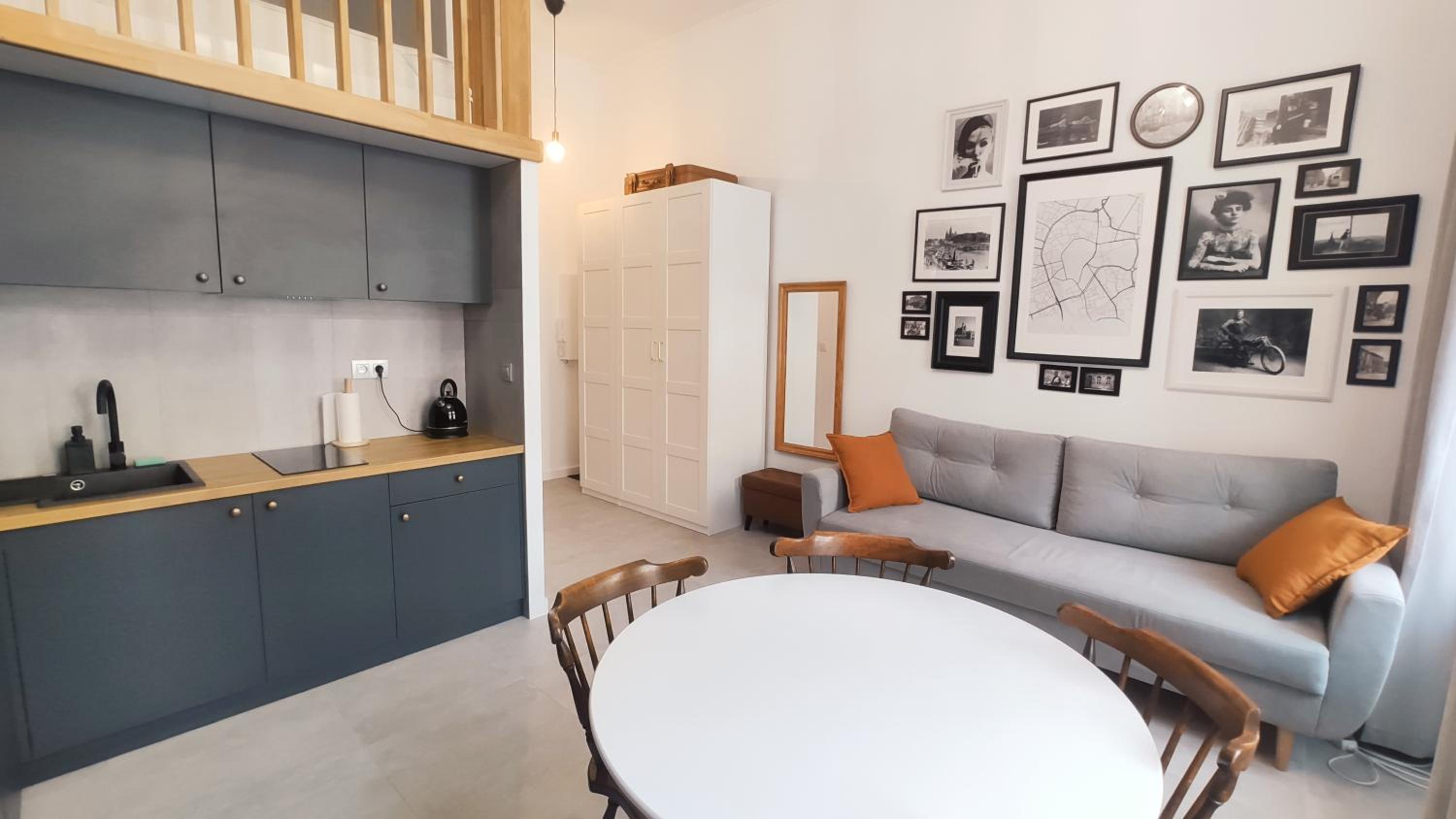 One-Bedroom Apartment - Photo 8