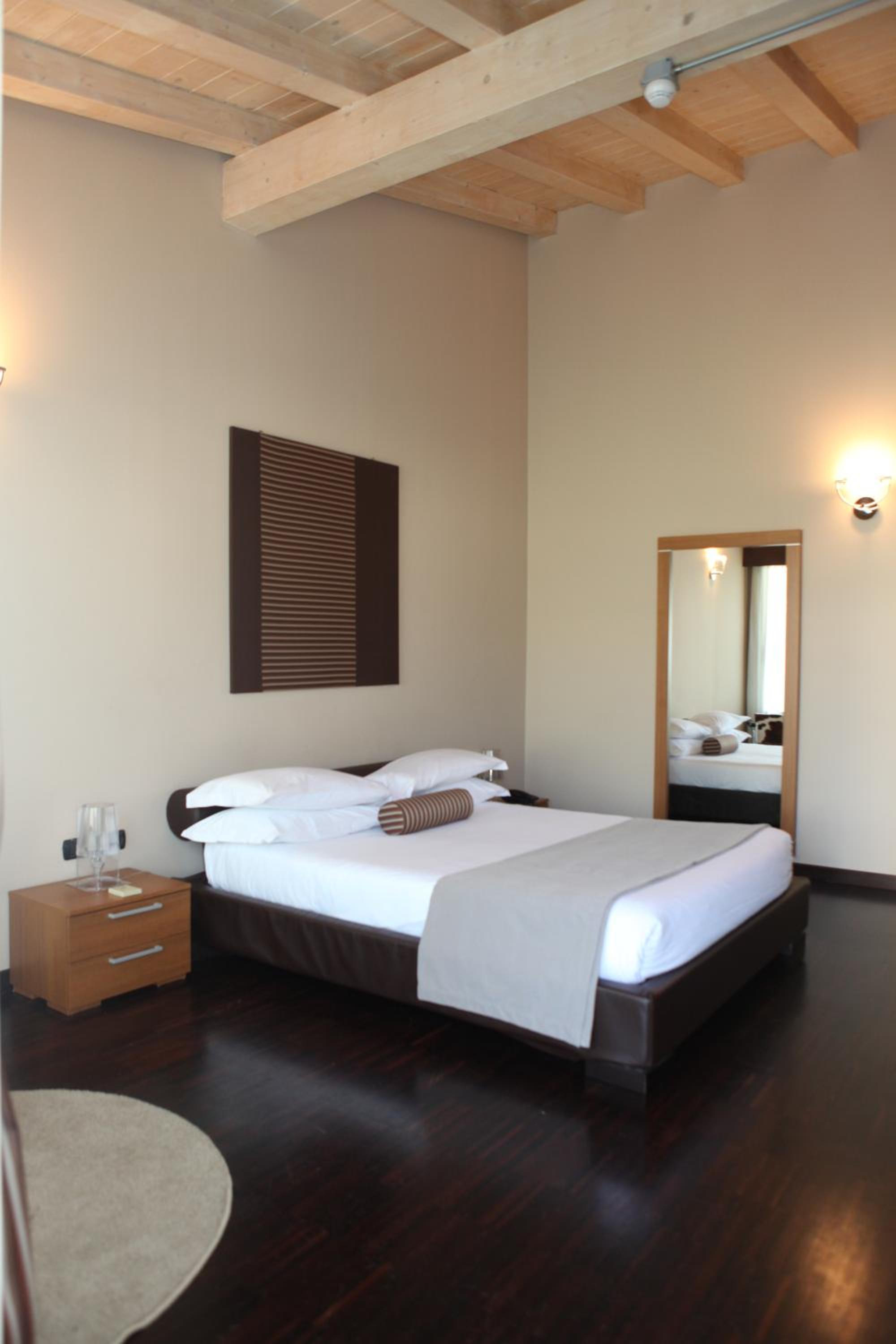 Double Room - Photo 13