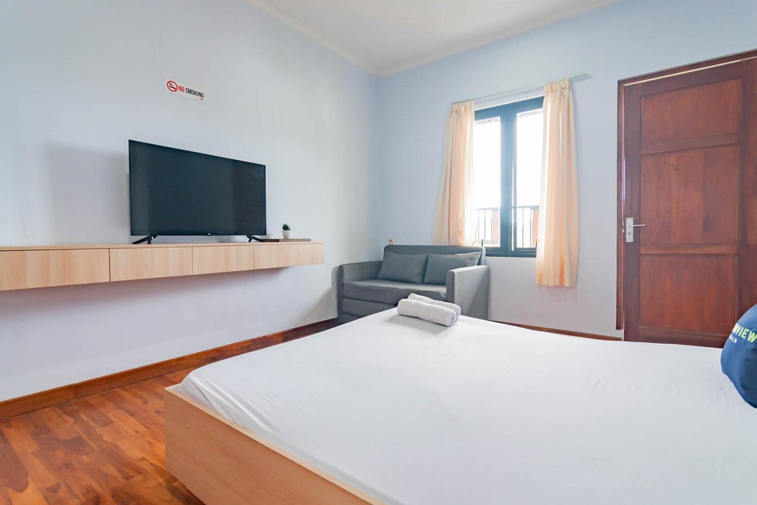 Suite - Photo 8
